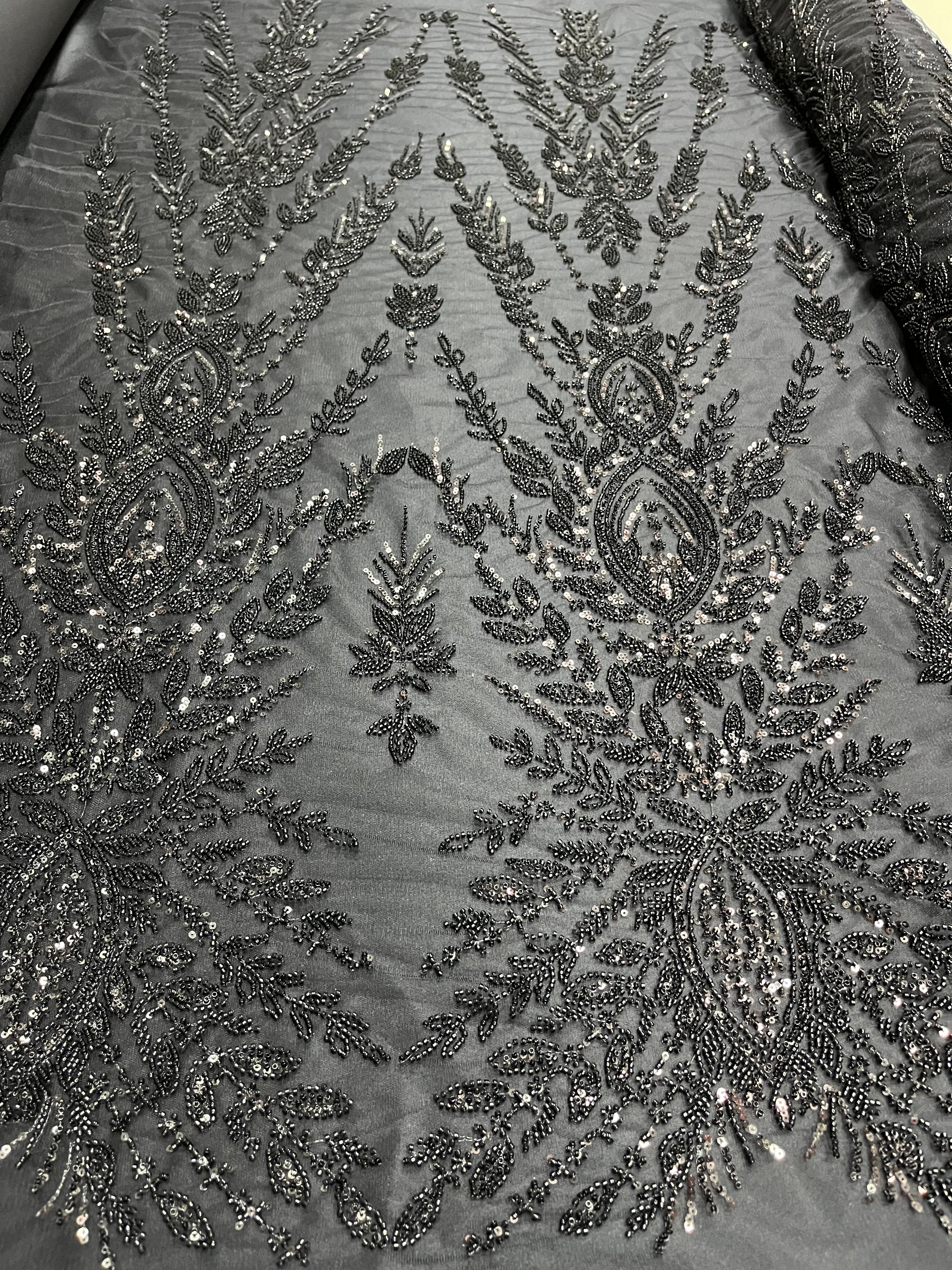 Dantela Couture Neagra cu Model Simetric, cu Margele si Paiete
