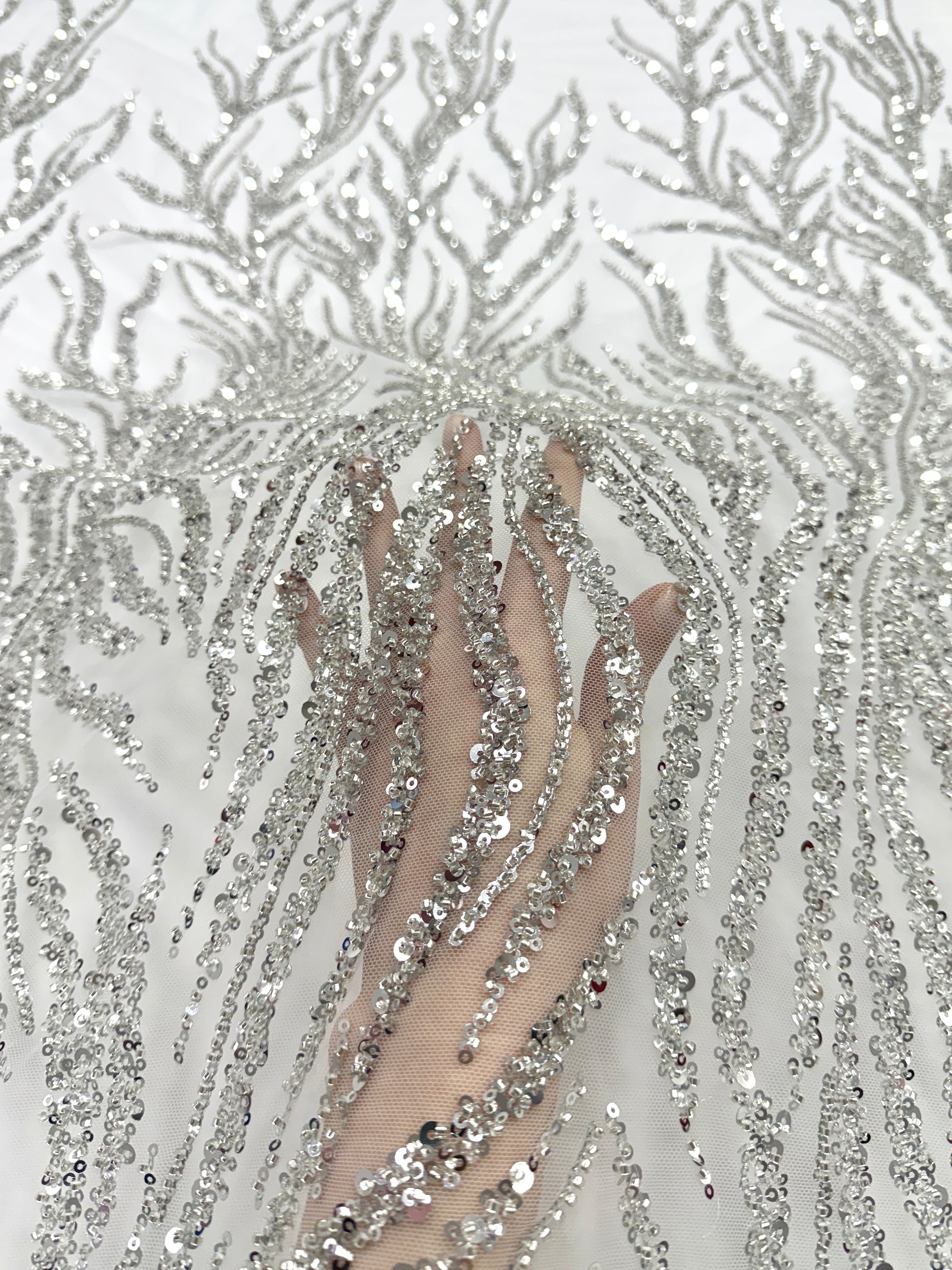 Dantela Couture Argintie pe Tulle Ivory cu Siraguri, cu Margele si Paiete
