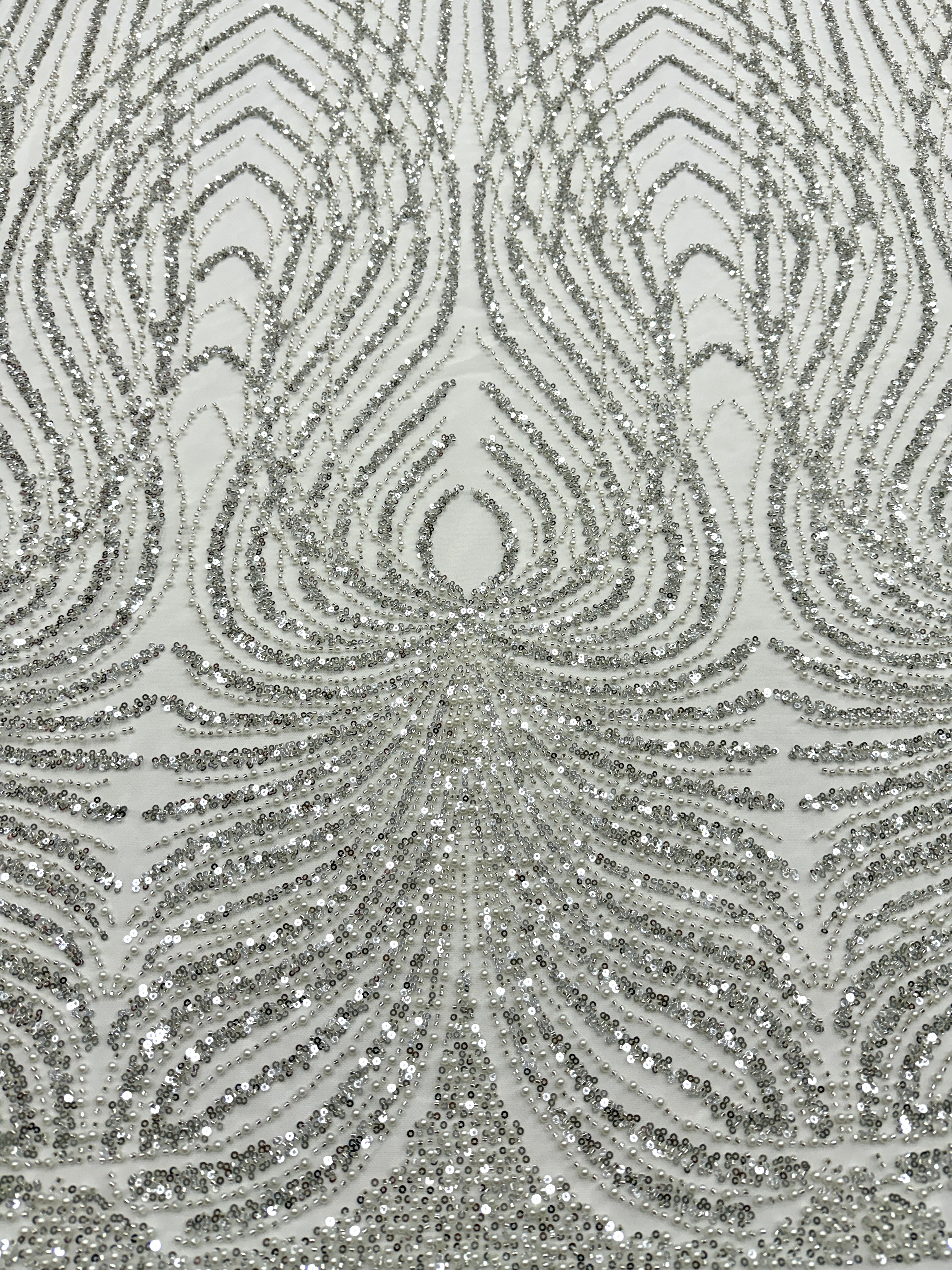 Cupon 1.83 m din Dantela Couture Argintie pe Tulle Ivory cu Panou, cu Perle, Margele si Paiete