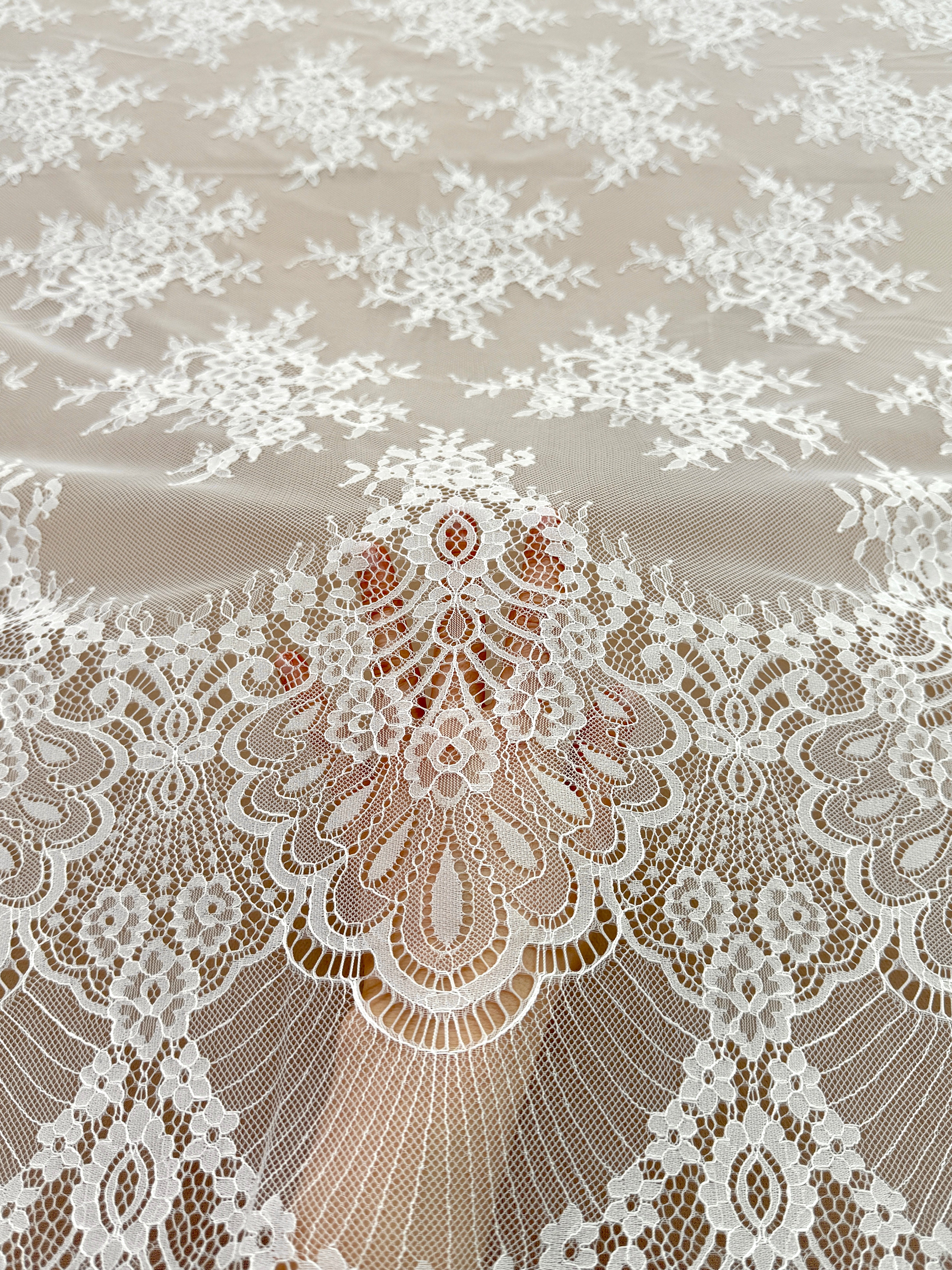 Dantela Chantilly Ivory - Cupon 3 m