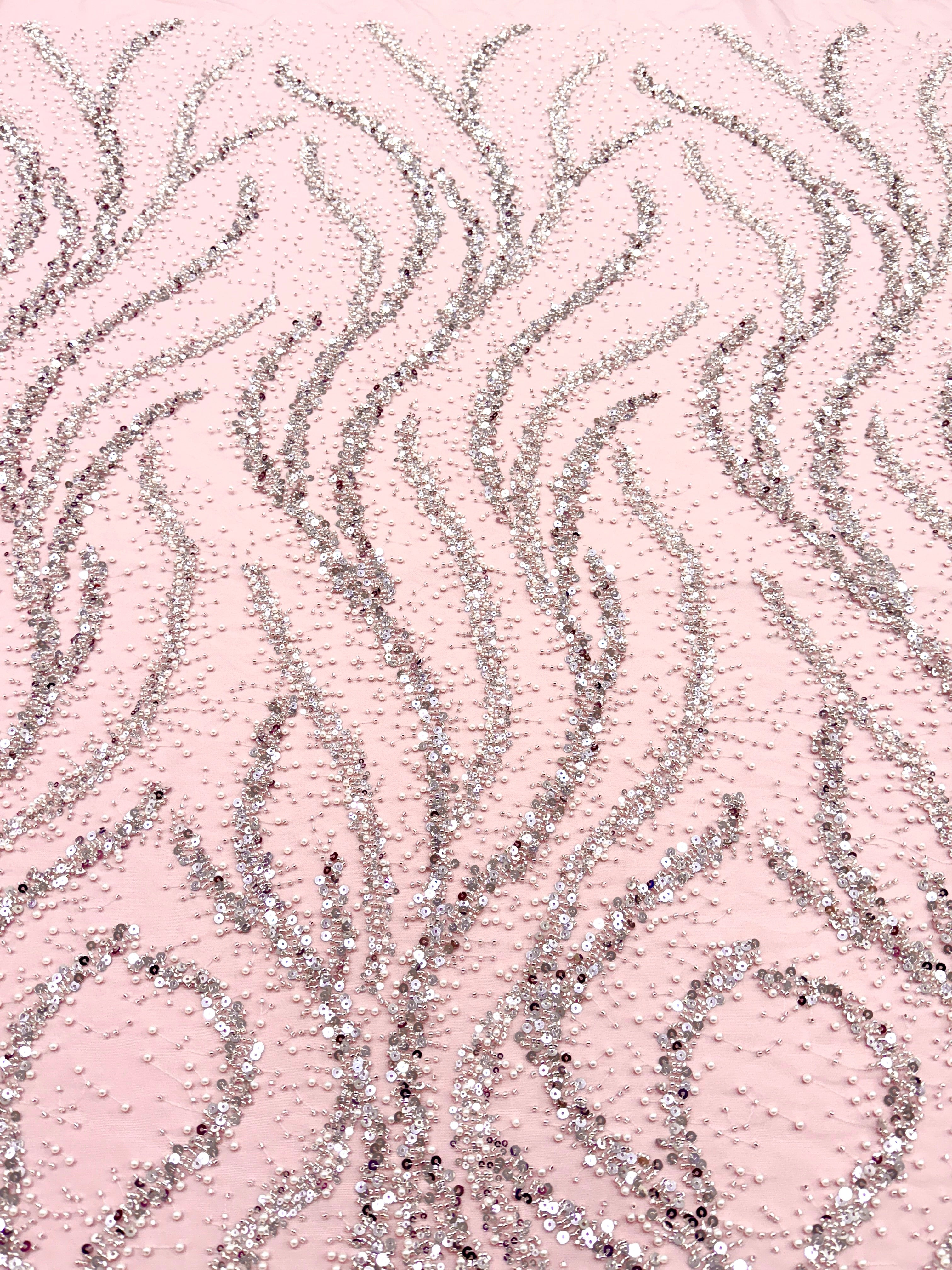 Dantela Couture Argintie pe Tulle Roz cu Perle, Margele si Paiete