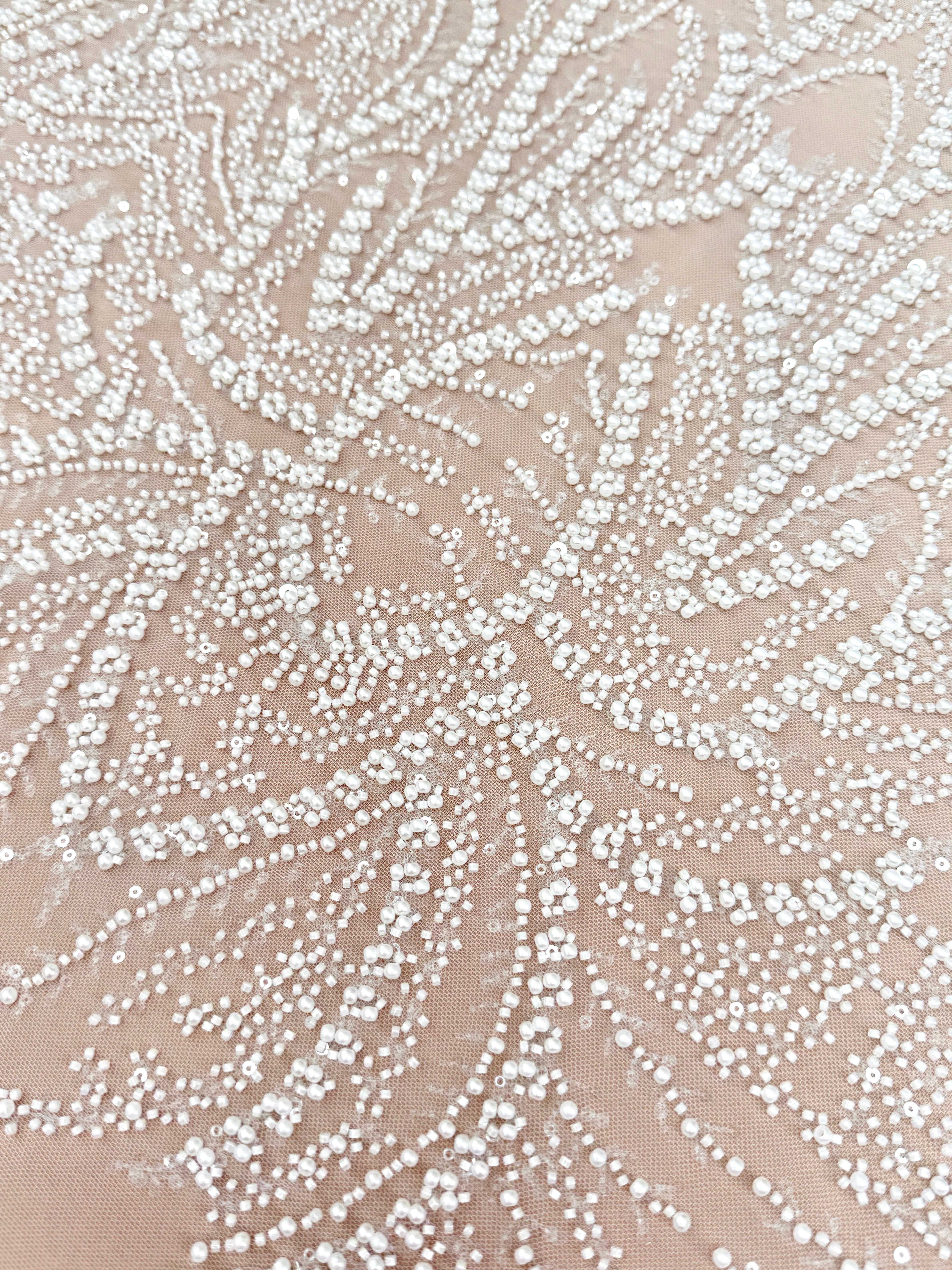 Dantela Ivory cu Model Geometric, cu Perle, Margele si Paiete