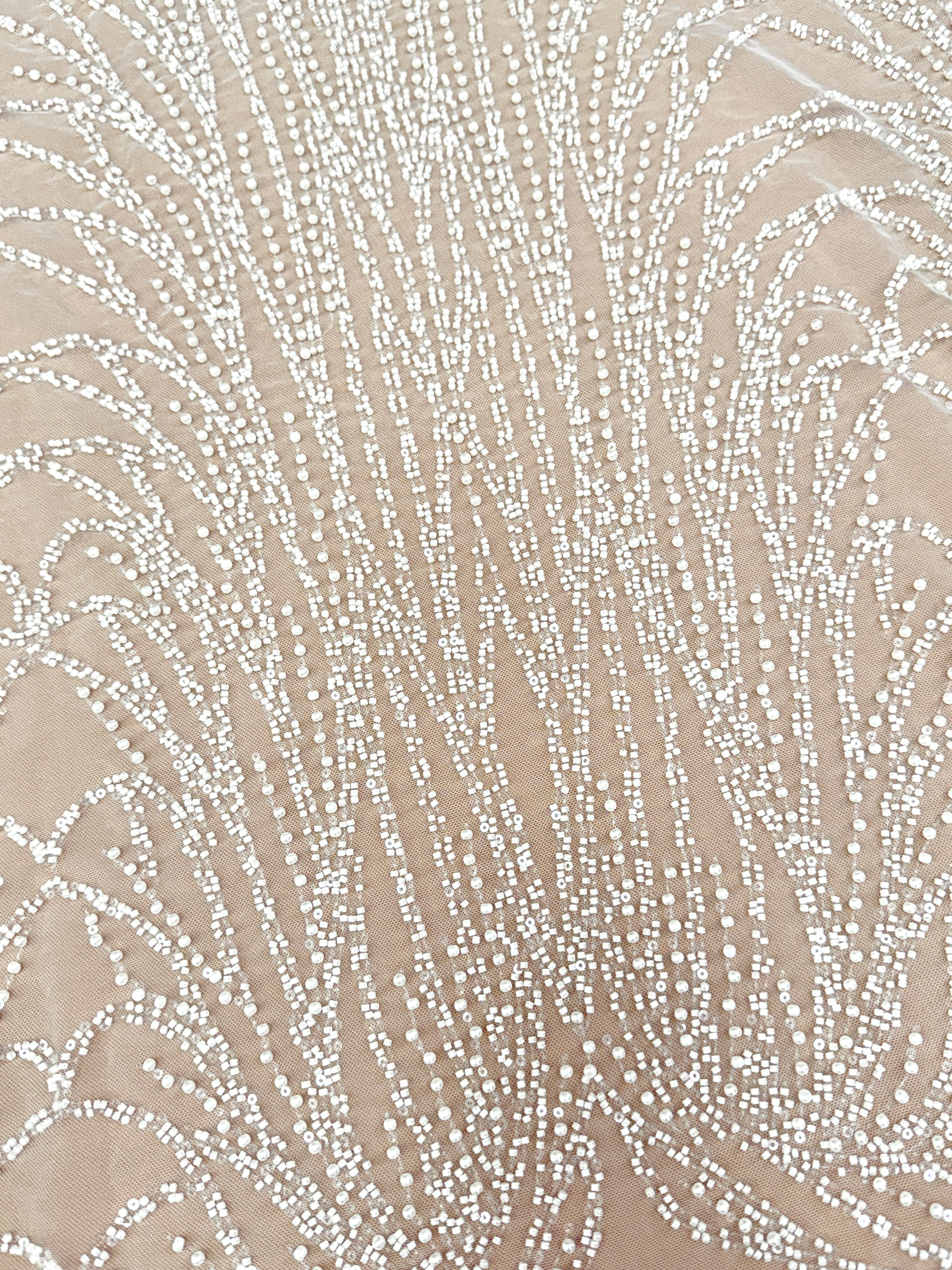 Dantela Ivory cu Model Liniar, cu Margele si Paiete