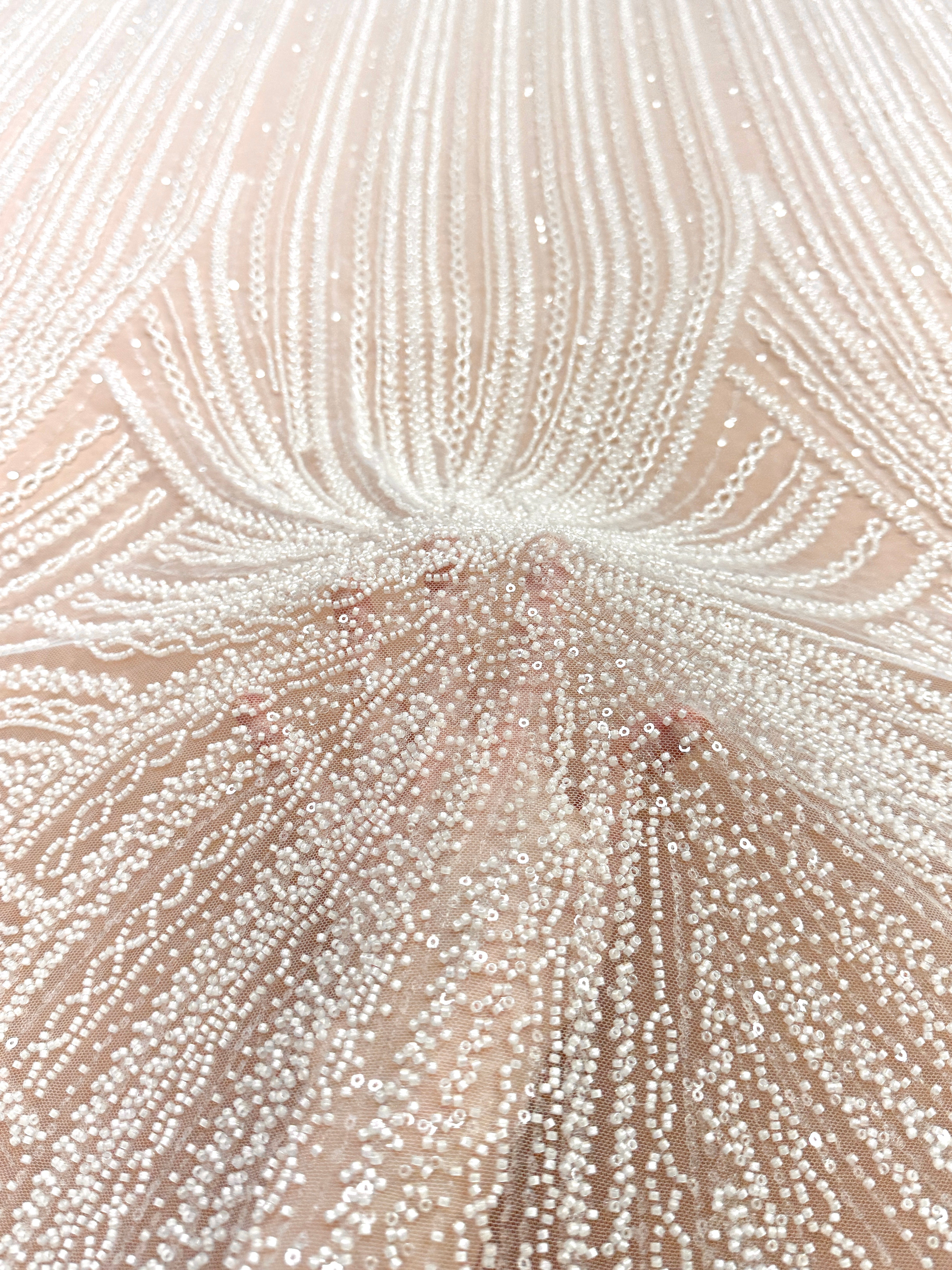 Dantela Couture Ivory cu Model Liniar, cu Margele si Paiete