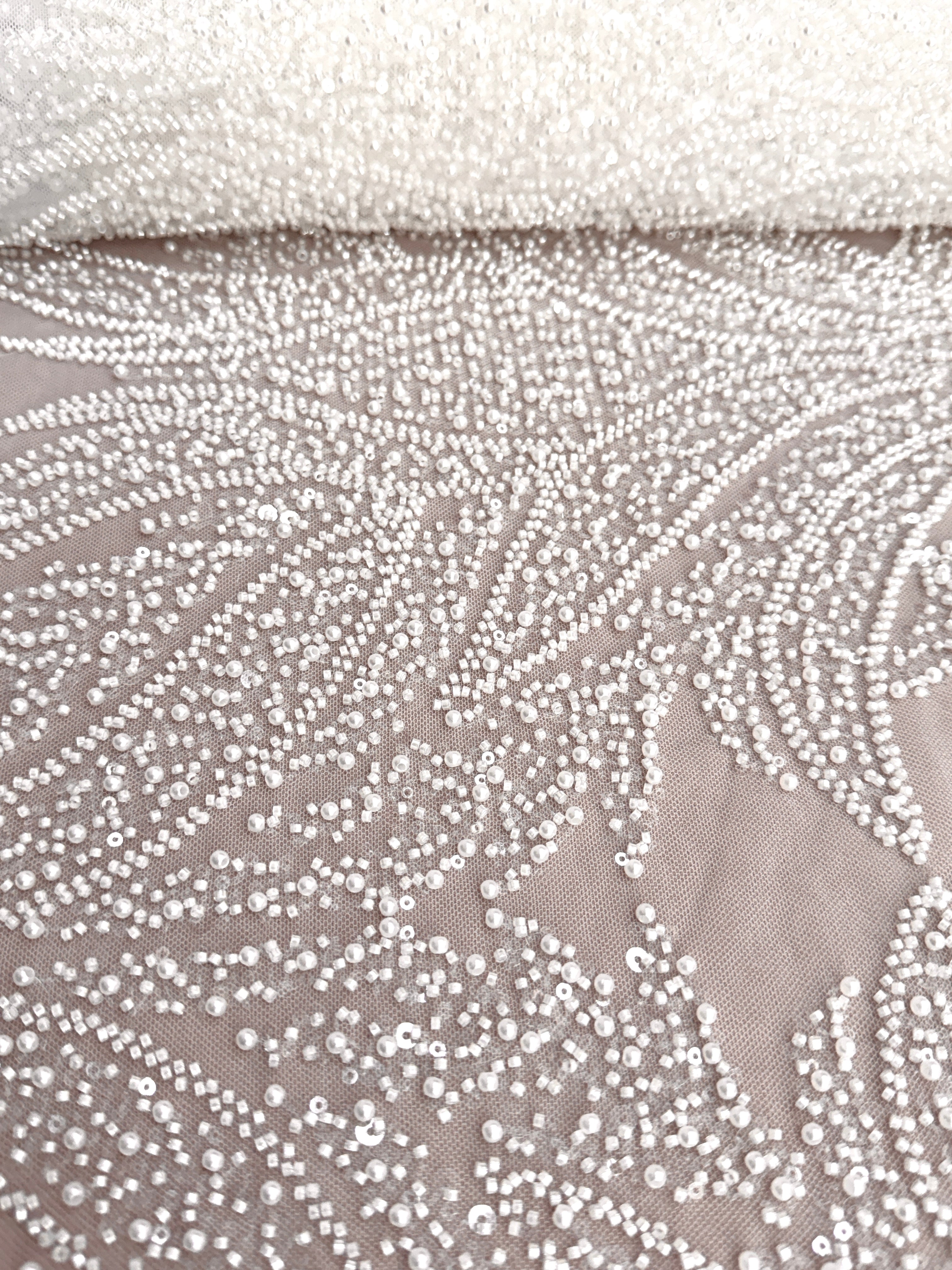 Dantela Couture Ivory cu Panou, cu Perle, Margele si Paiete