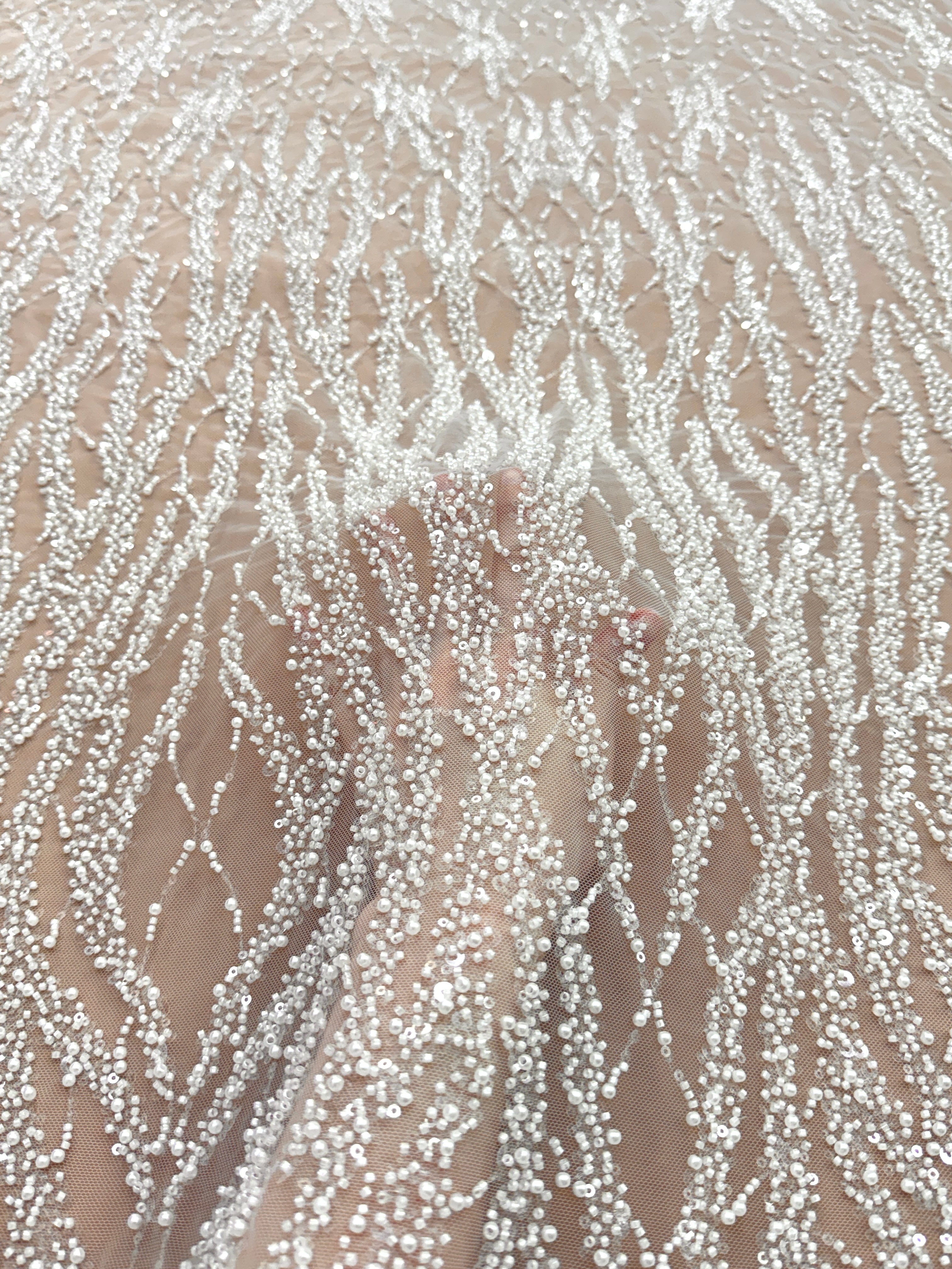 Dantela Couture Ivory cu Siraguri, cu Perle, Margele si Paiete