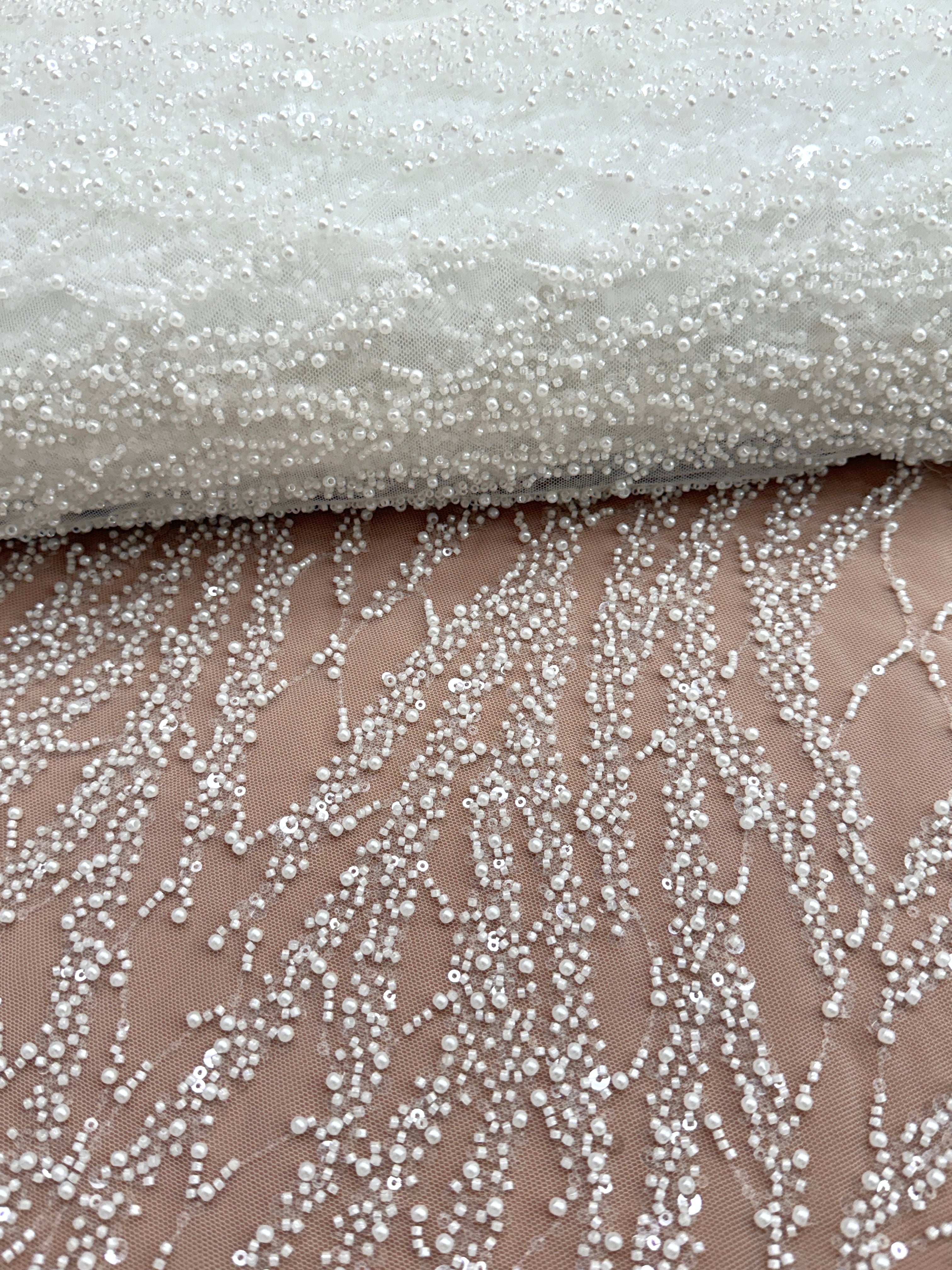 Dantela Couture Ivory cu Siraguri, cu Perle, Margele si Paiete