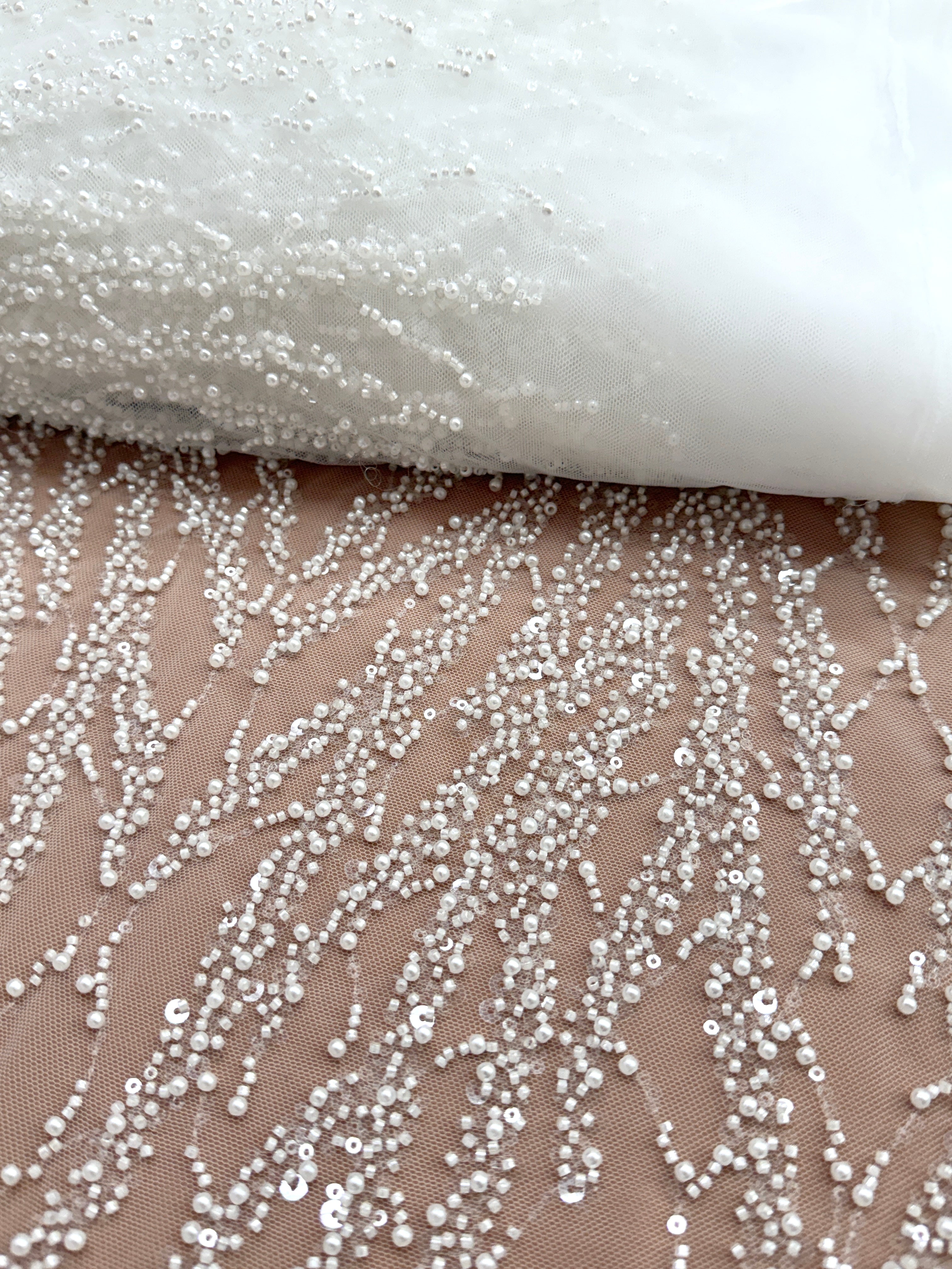 Dantela Couture Ivory cu Siraguri, cu Perle, Margele si Paiete