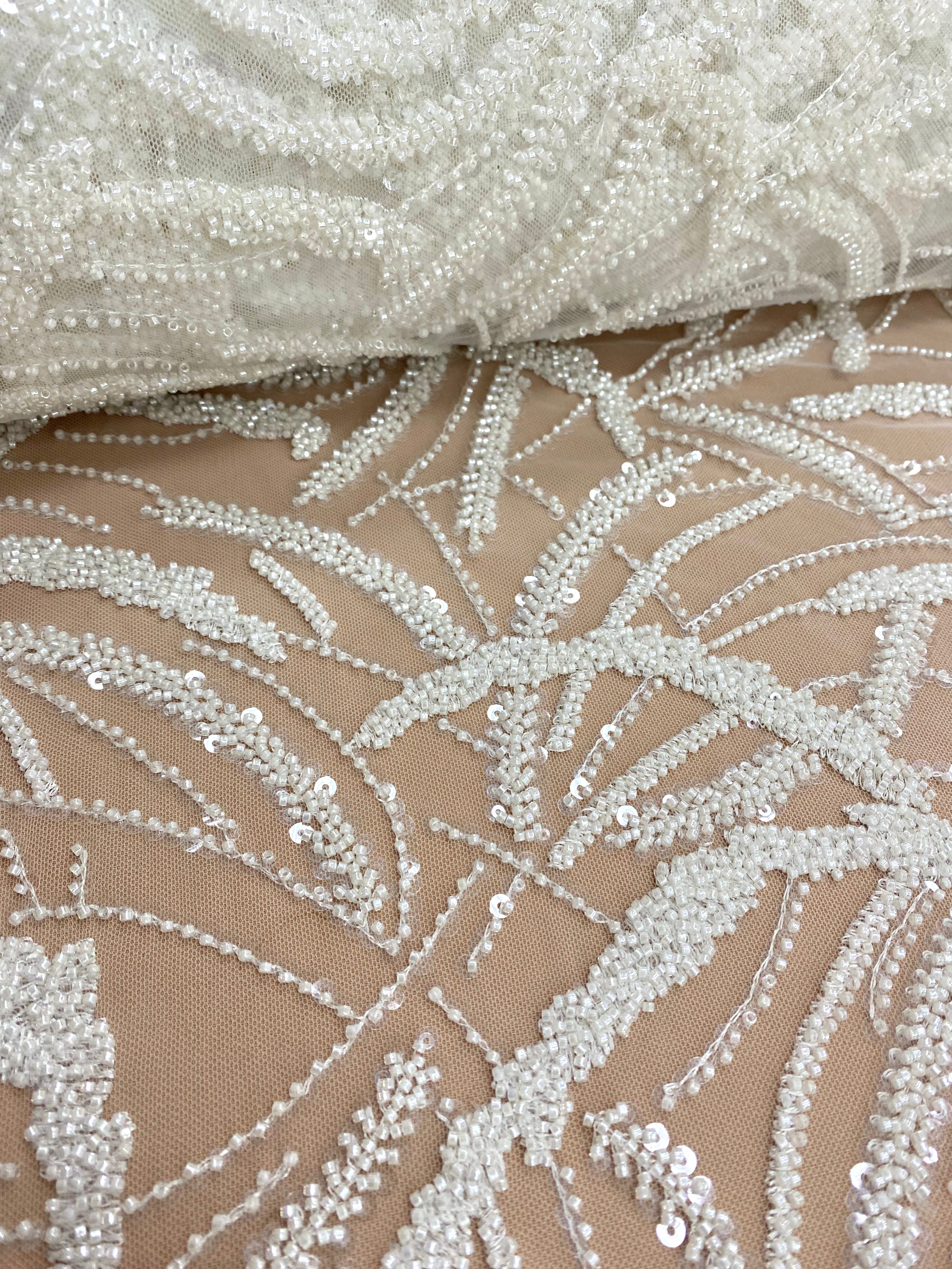 Cupon 1.65 m din Dantela Couture Ivory cu Model Geometric, cu Margele si Paiete