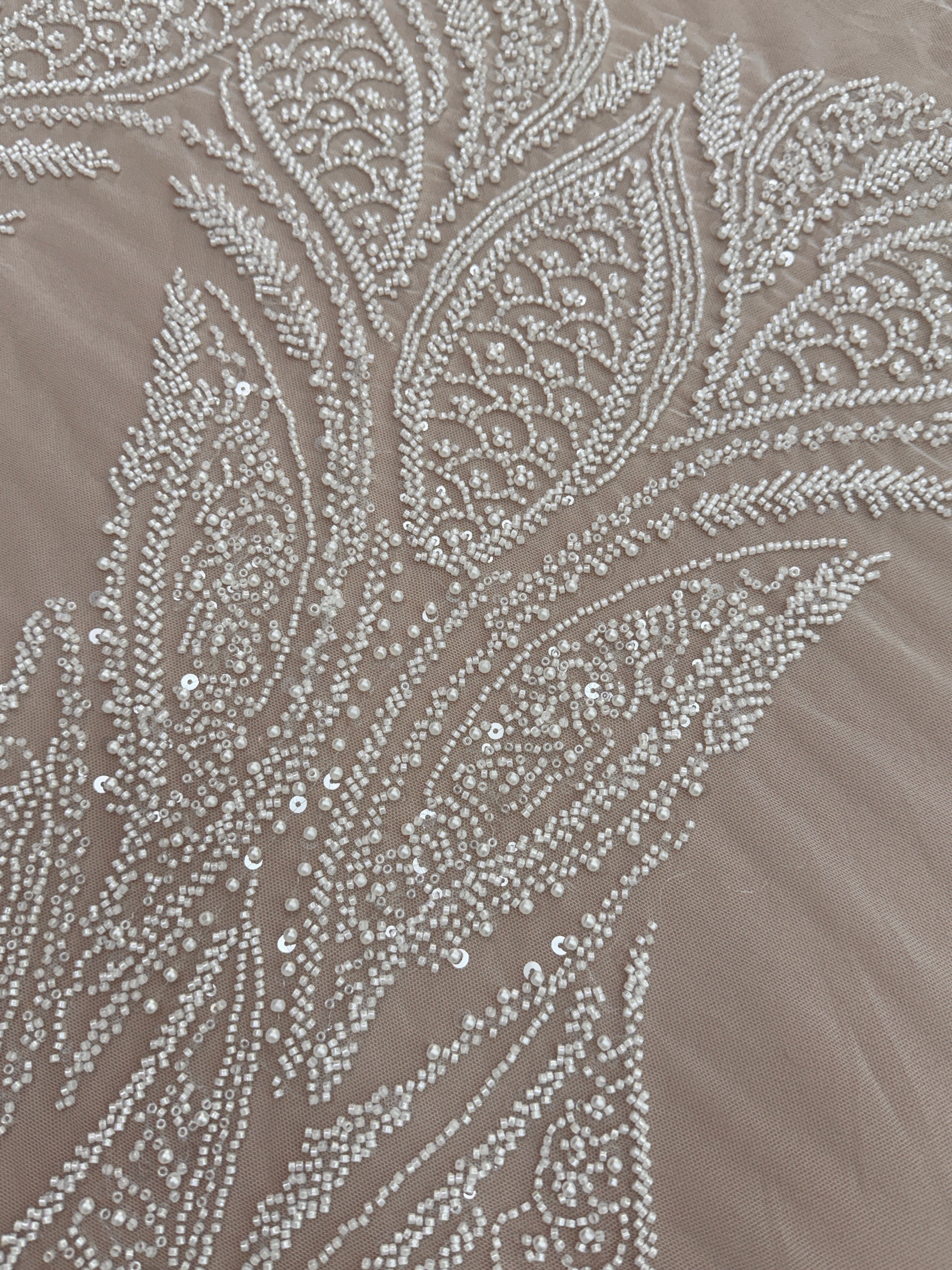 Dantela Couture Ivory cu Panou cu Perle, Margele si Paiete