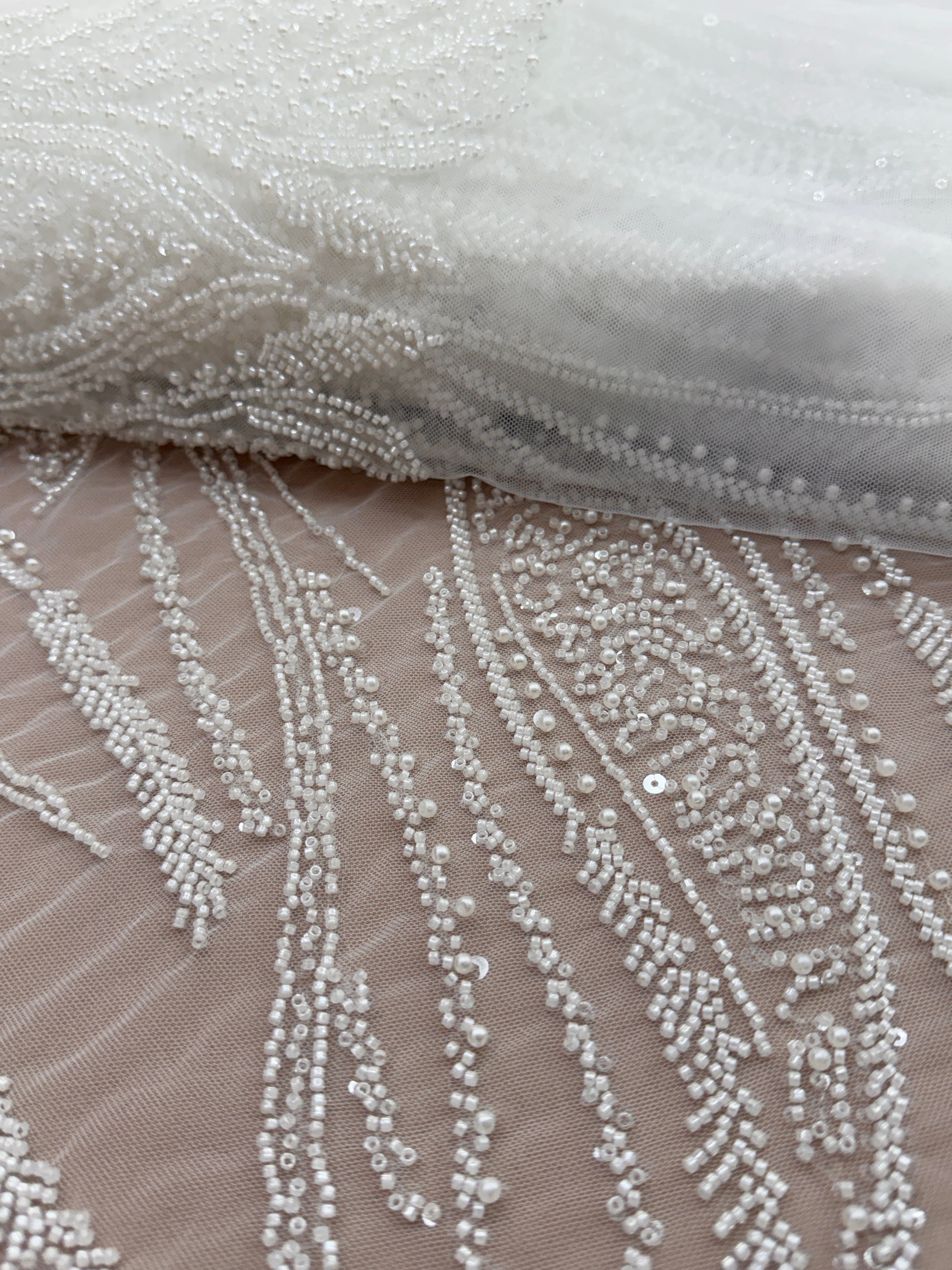 Dantela Couture Ivory cu Panou cu Perle, Margele si Paiete