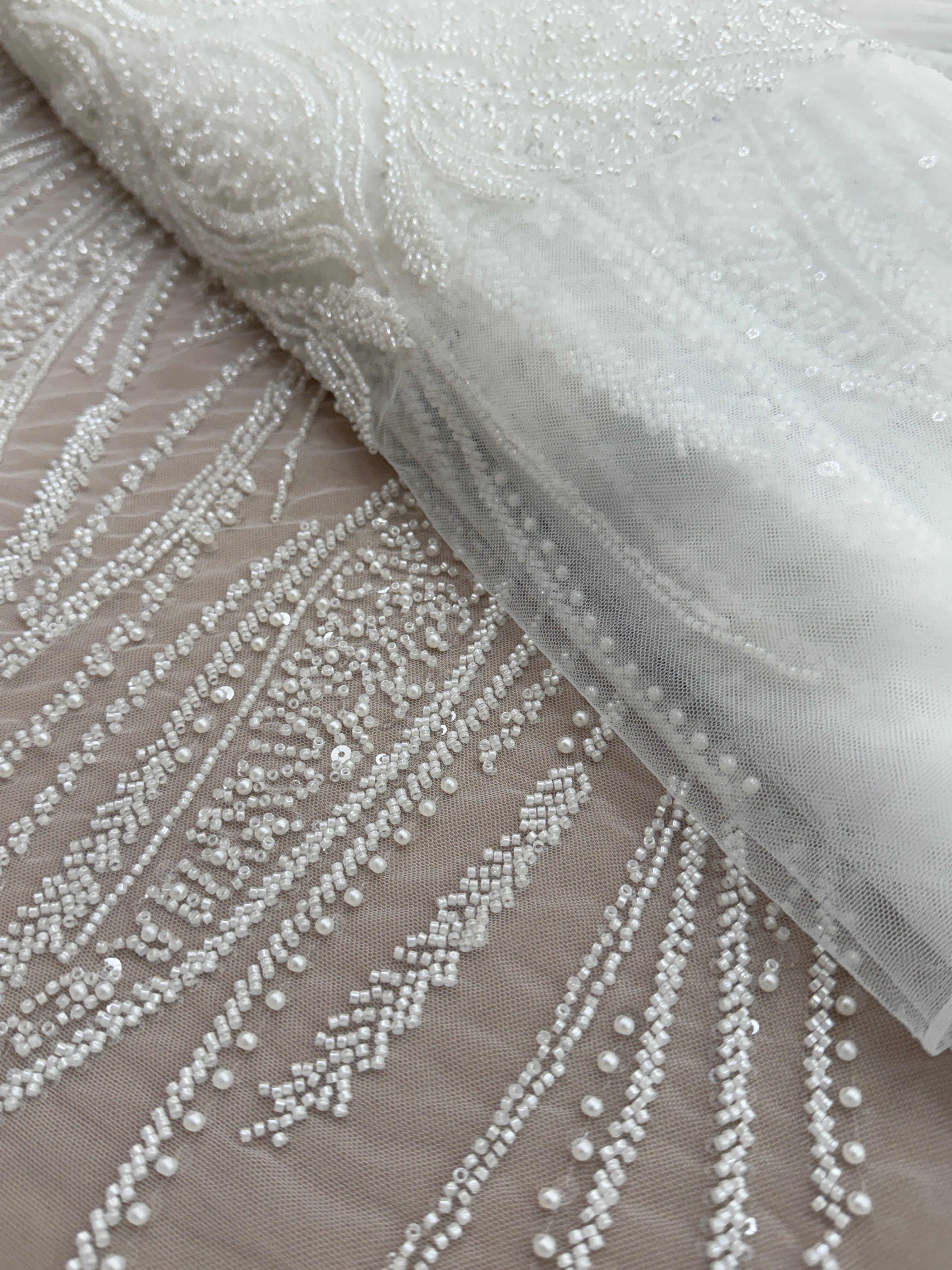 Dantela Couture Ivory cu Panou cu Perle, Margele si Paiete