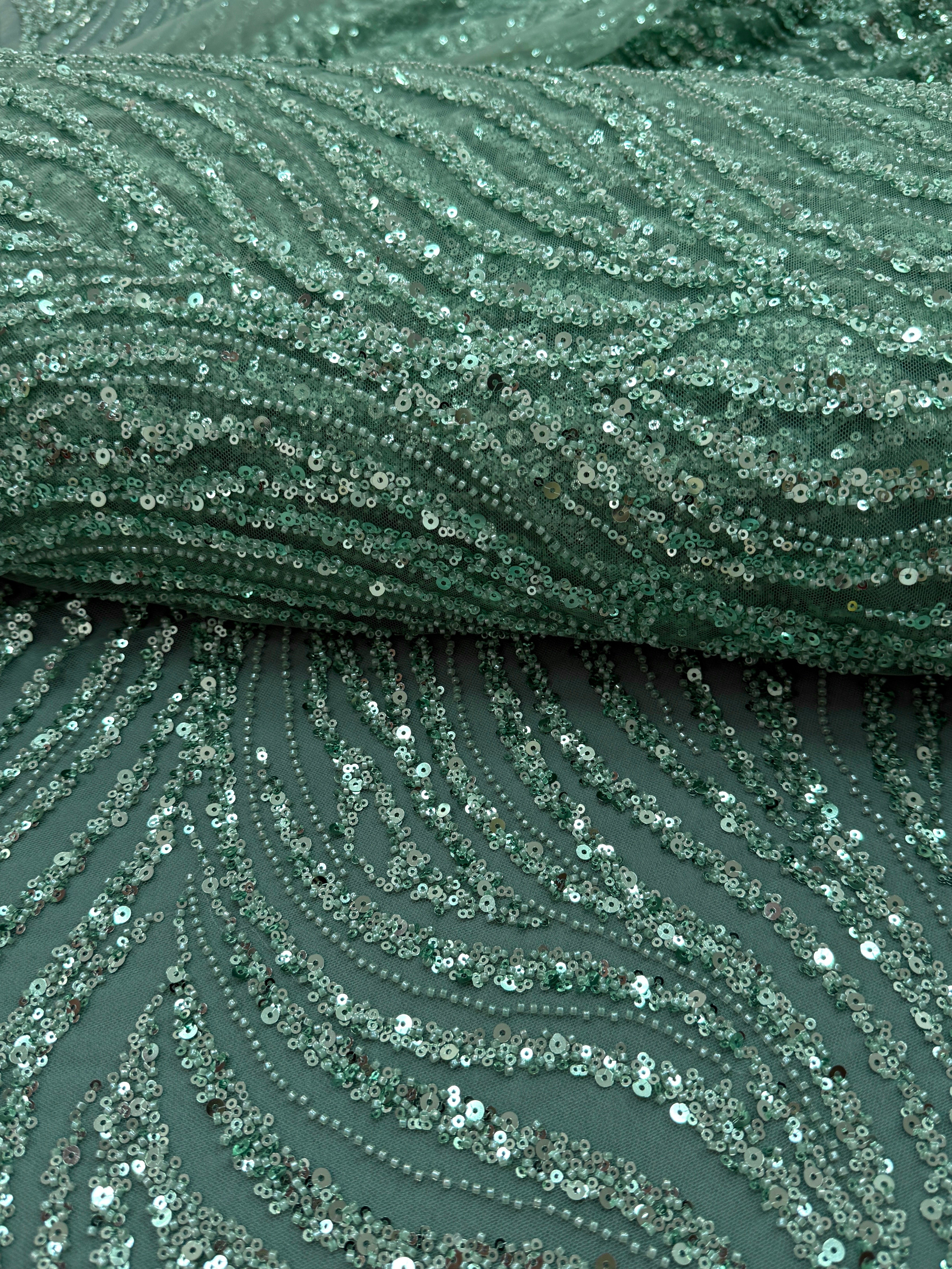 Dantela Couture Verde Prafuit cu Model Liniar, cu Margele si Paiete