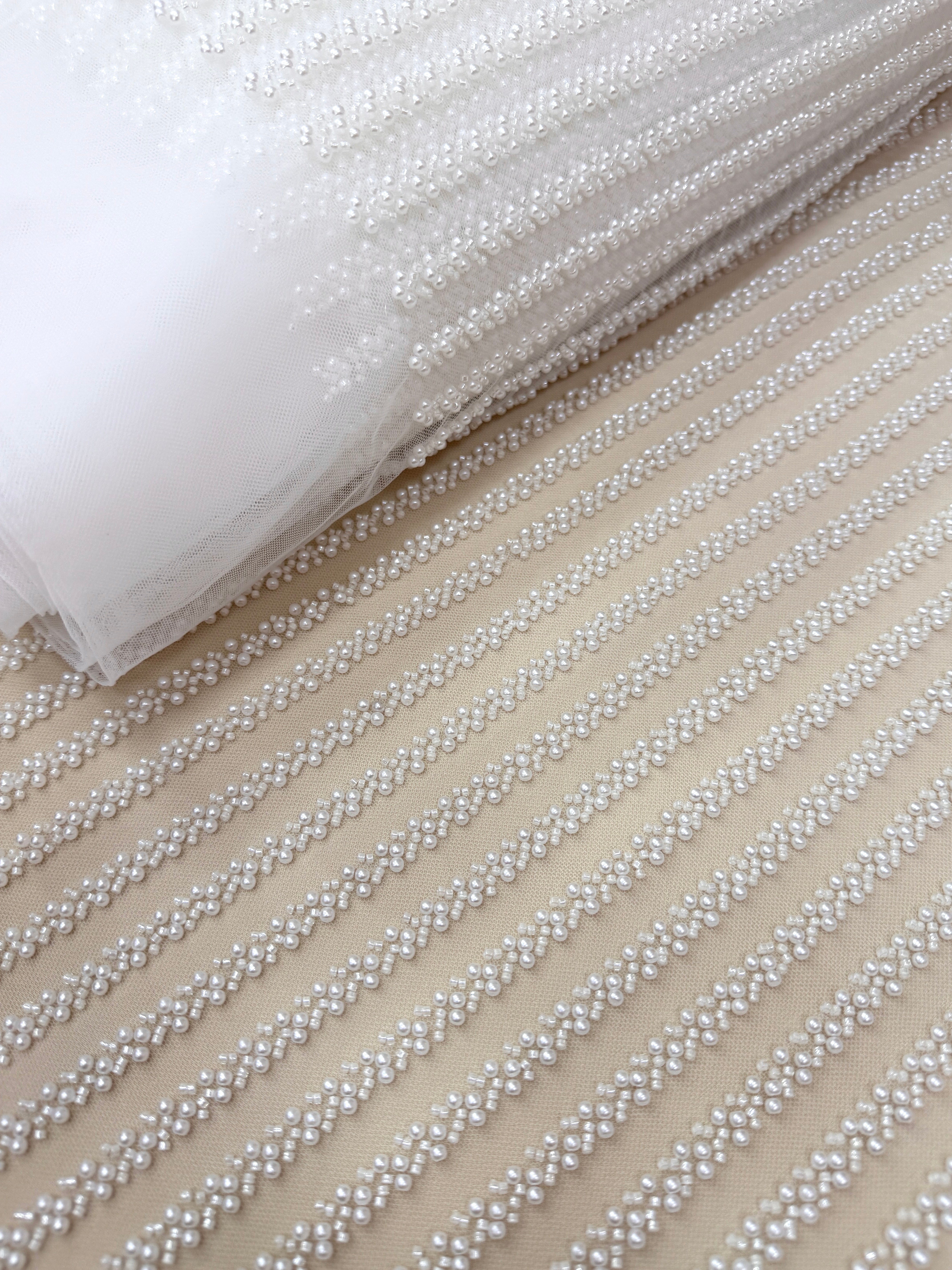 Dantela Couture Ivory cu Model Liniar, cu Perle si Margele