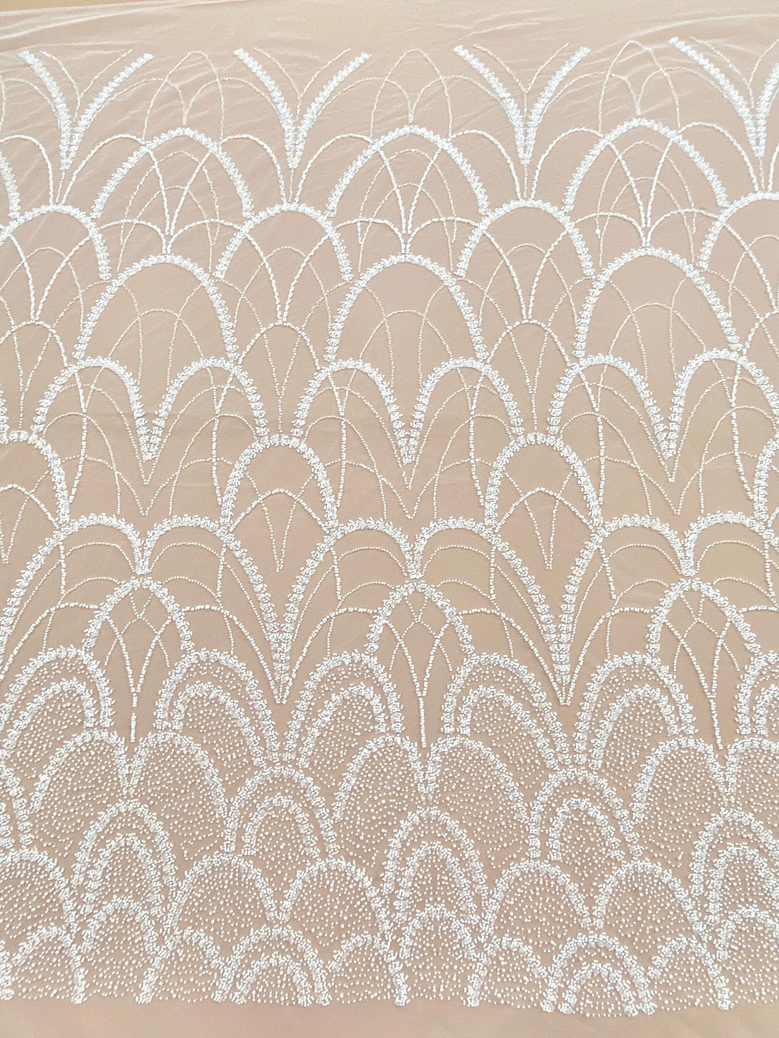 Dantela Ivory cu Model Geometric, cu Perle, Margele si Paiete