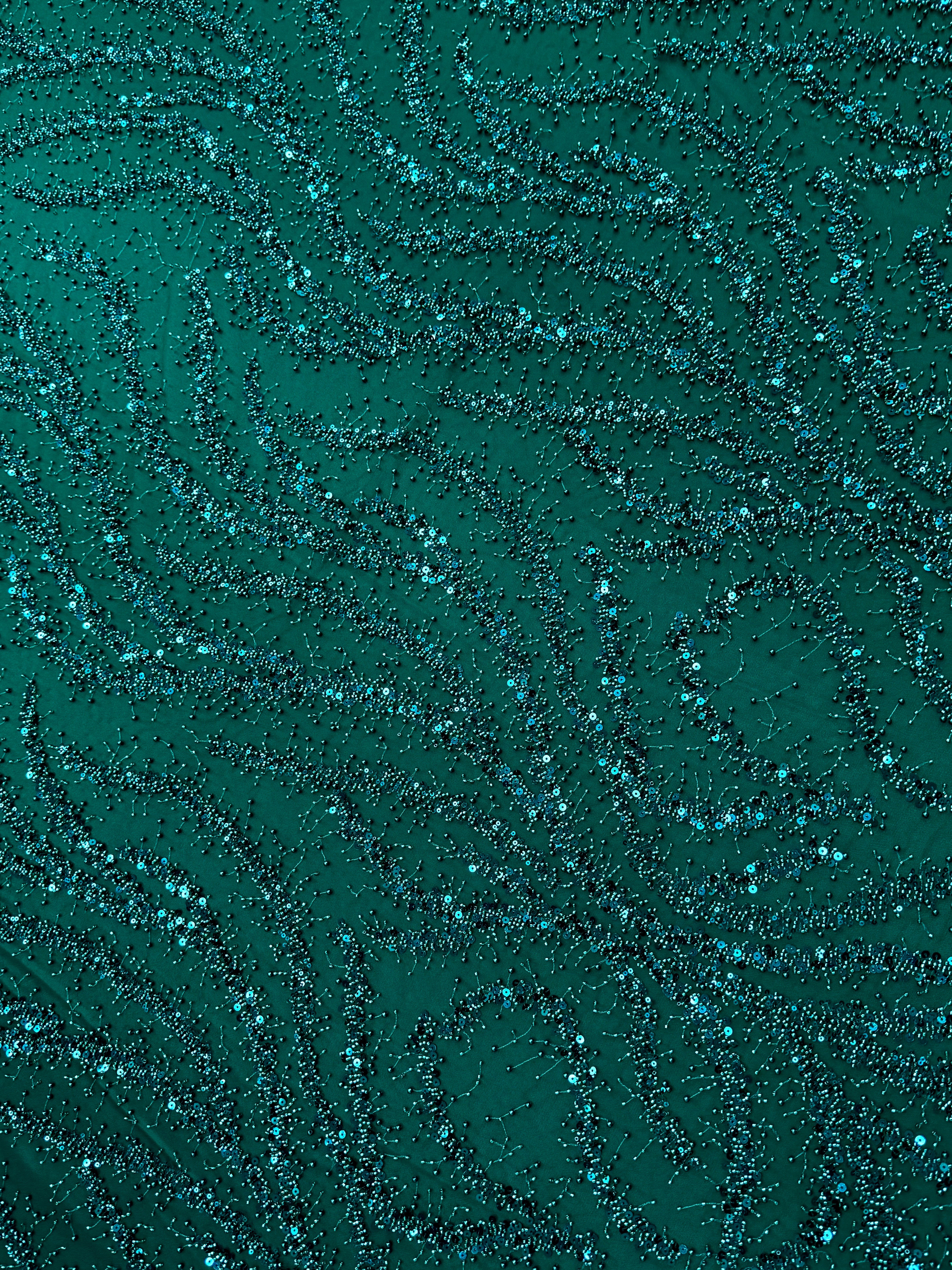 Dantela Couture Verde Smarald cu Perle, Margele si Paiete