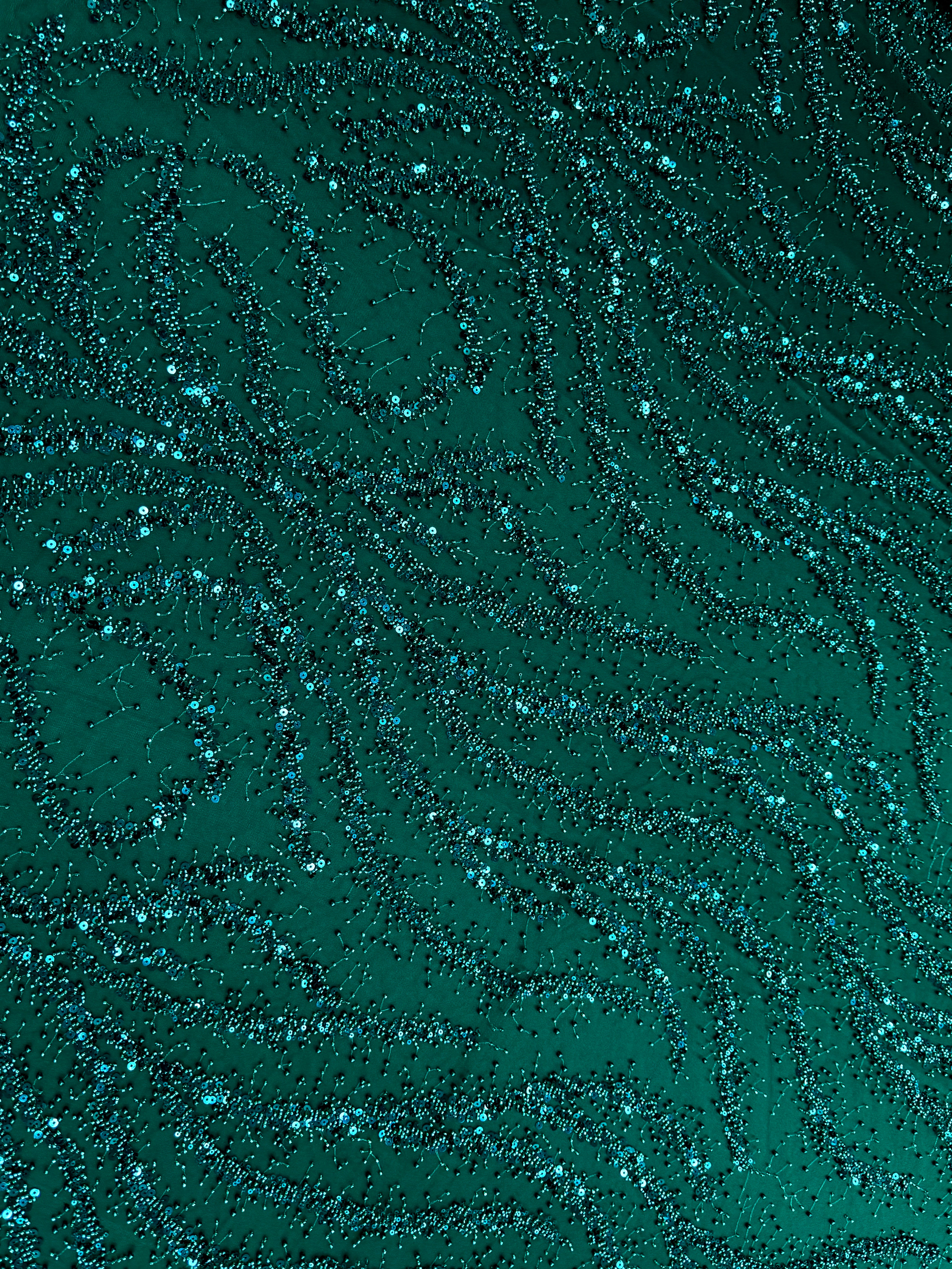 Dantela Couture Verde Smarald cu Perle, Margele si Paiete