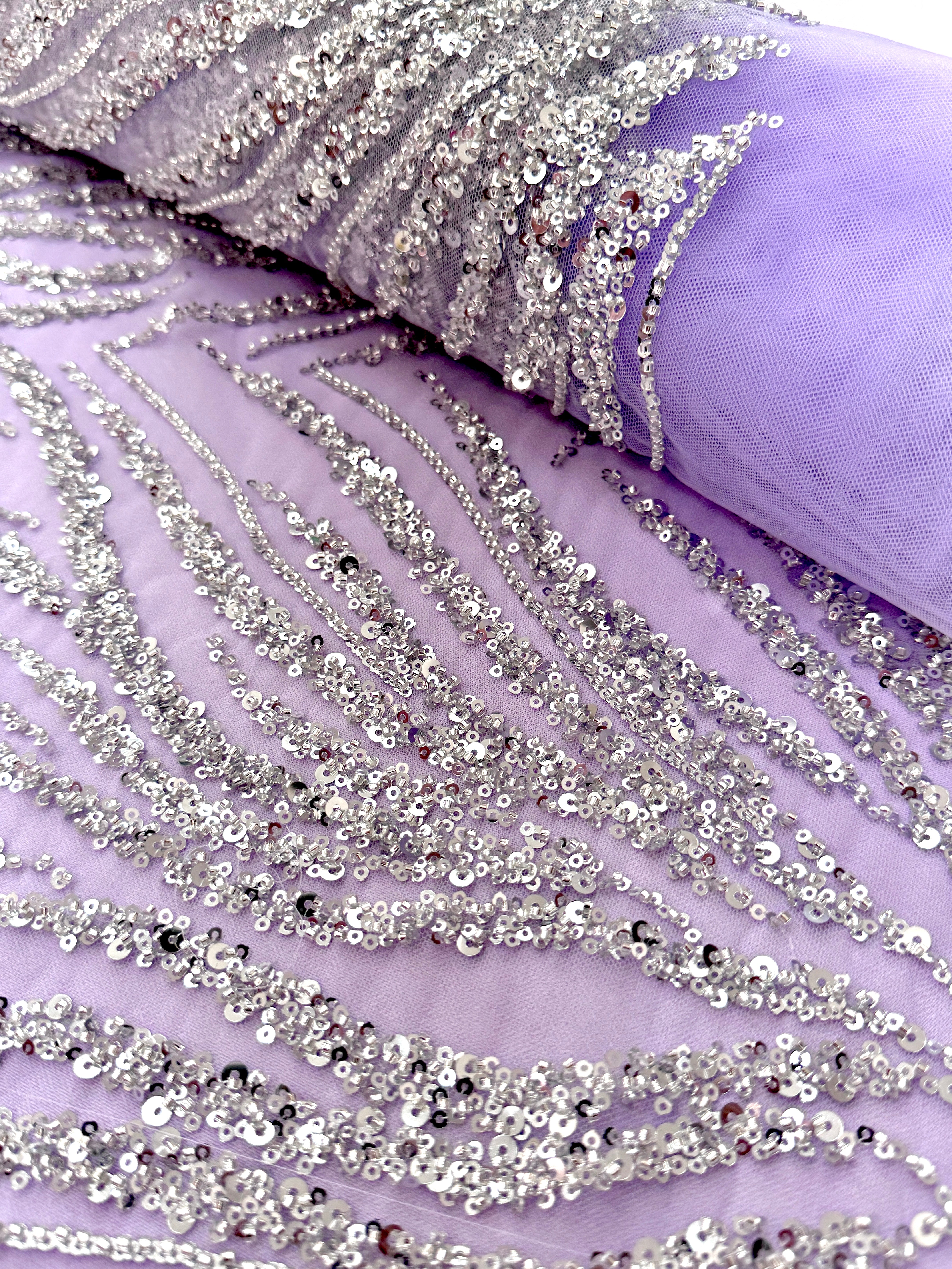 Dantela Couture Argintie pe Tulle Lavanda cu Siraguri, cu Margele si Paiete