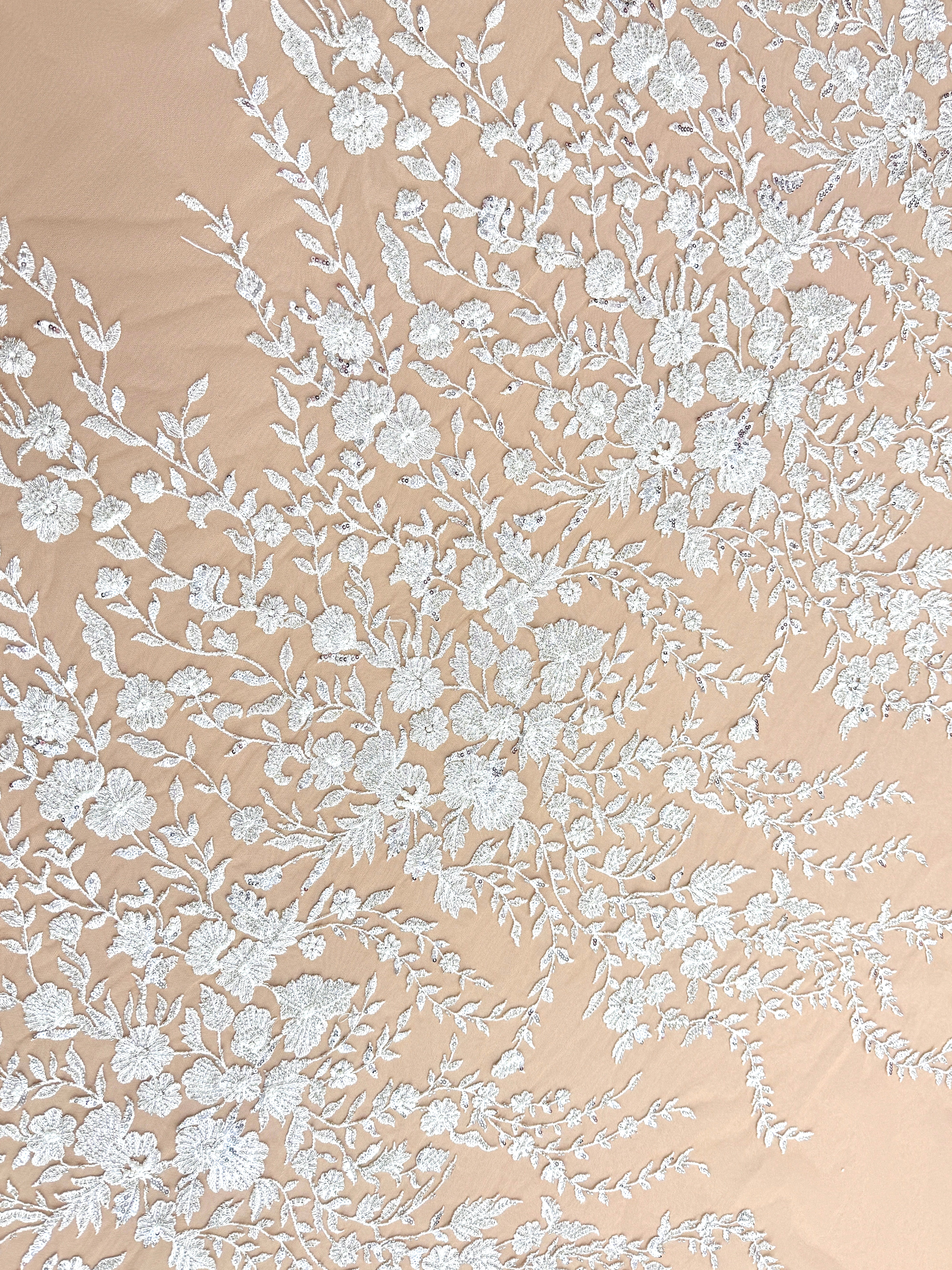Dantela Couture Argintie pe Tulle Nude, cu Model Floral, cu Perle, Margele si Paiete