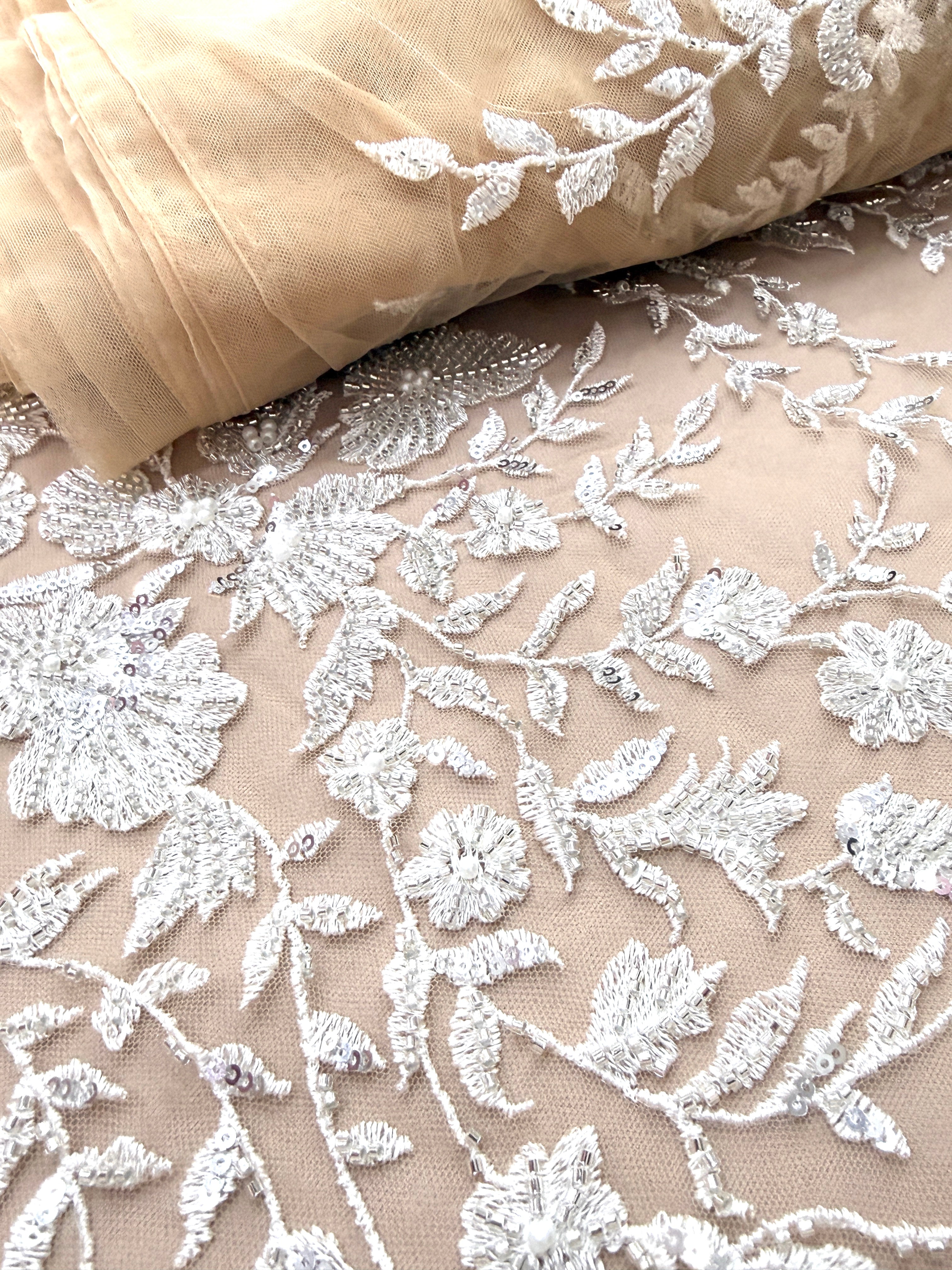 Dantela Couture Argintie pe Tulle Nude, cu Model Floral, cu Perle, Margele si Paiete