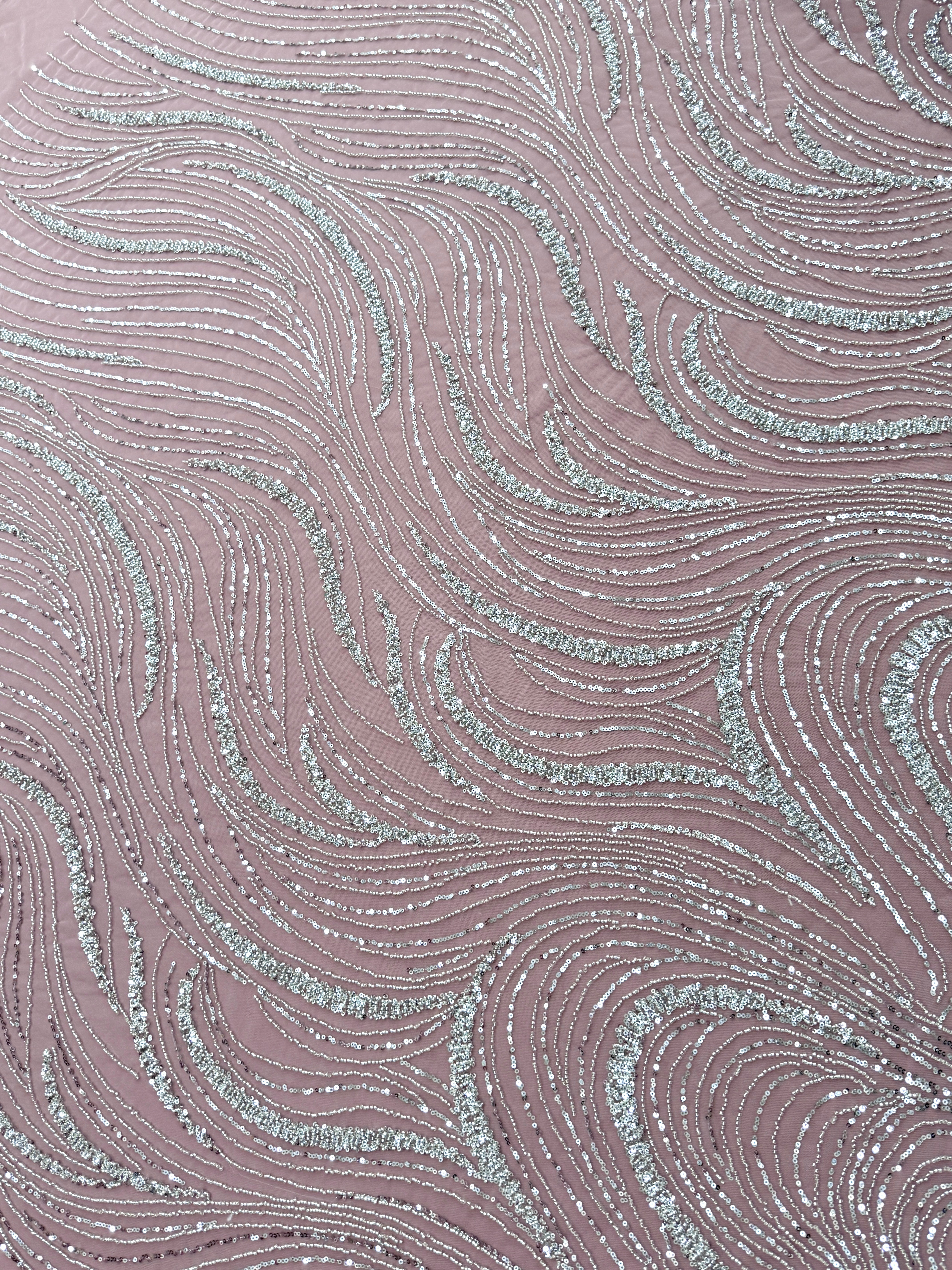 Dantela Couture Argintie pe Tulle Roz cu Model Geometric, cu Margele si Paiete