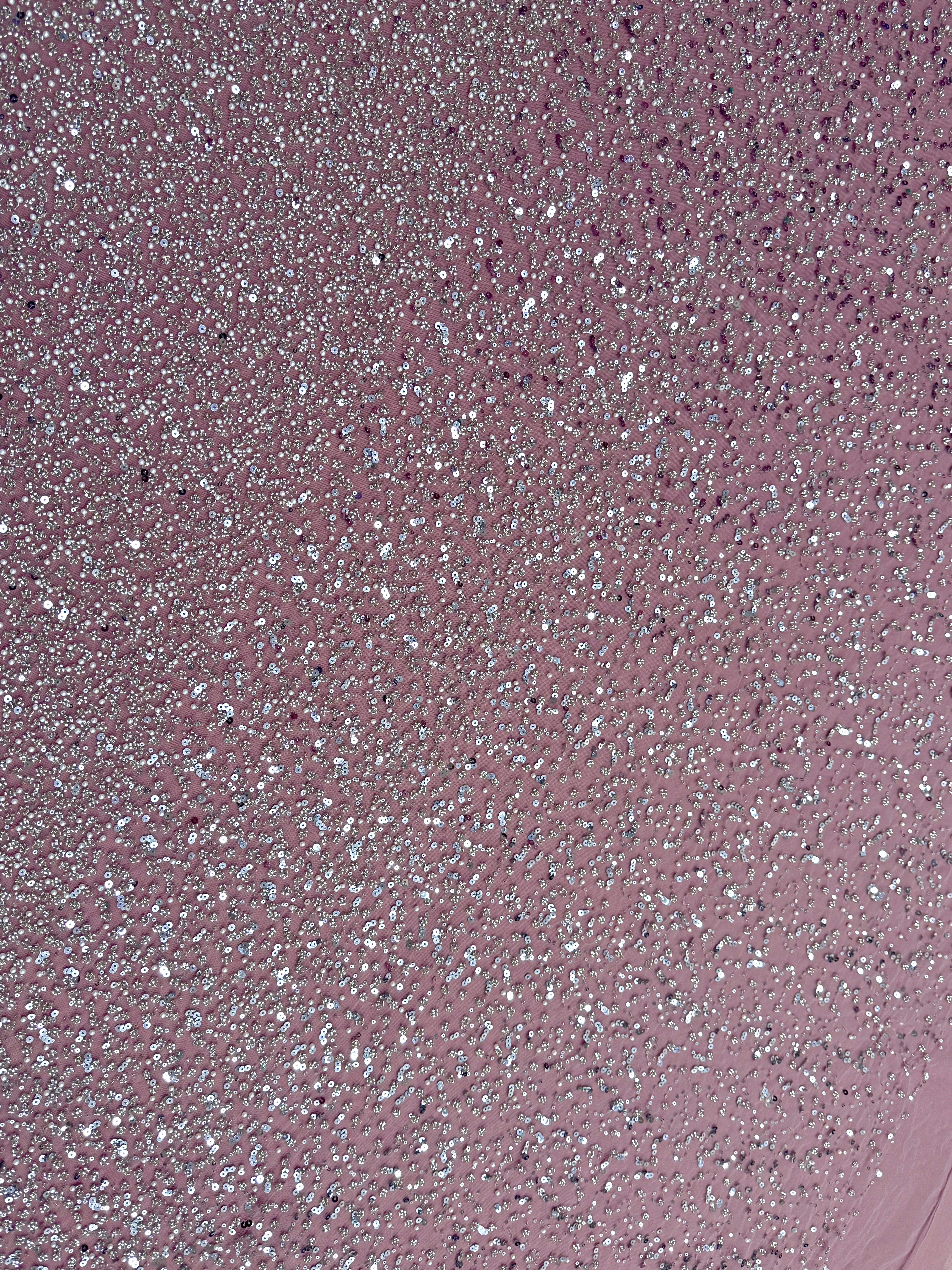 Dantela Couture Argintie pe Tulle Roz in Degrade, cu Perle, Margele si Paiete