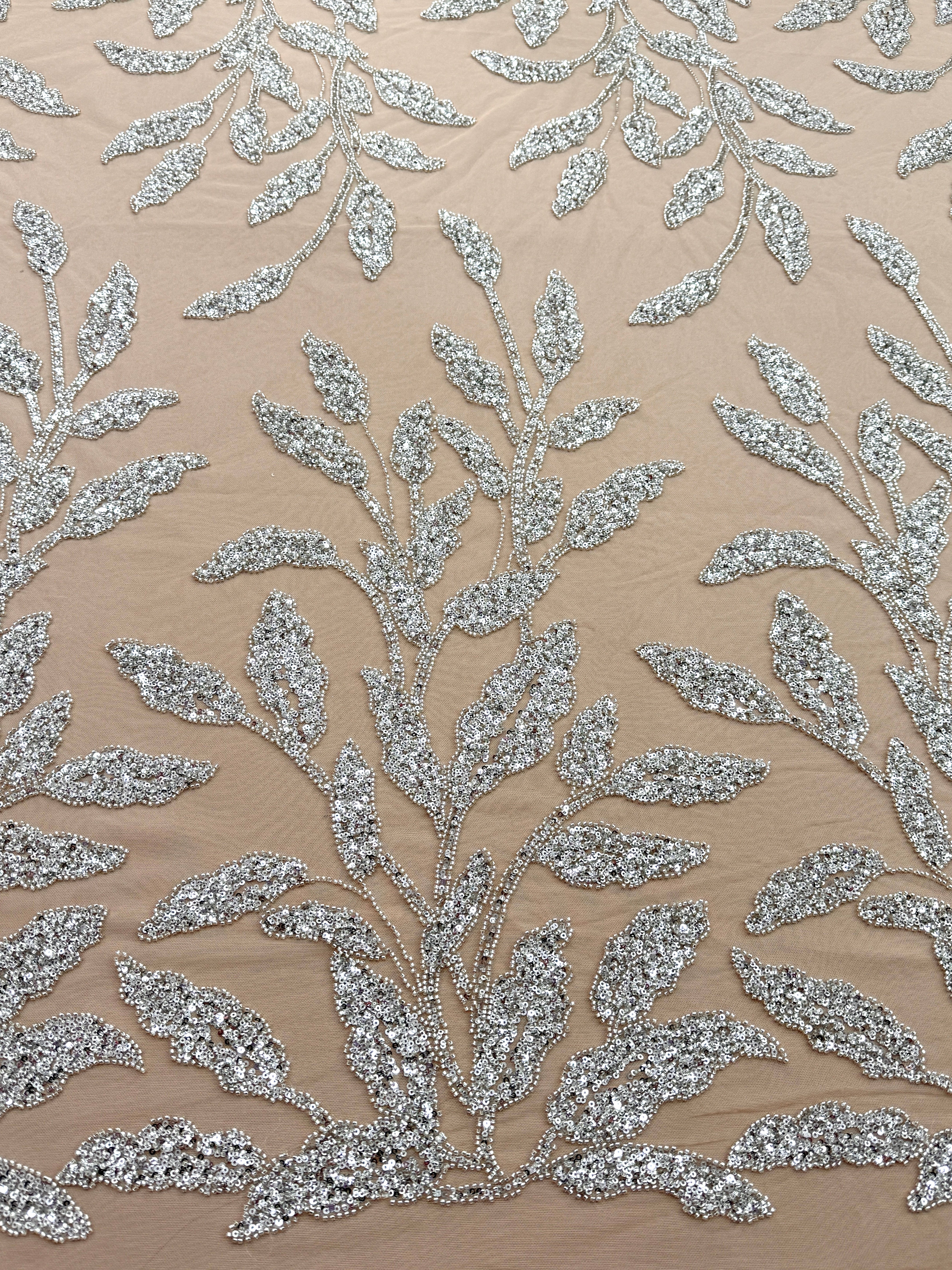 Dantela Couture Argintie pe Tulle Nude cu Model Floral, Margele si Paiete