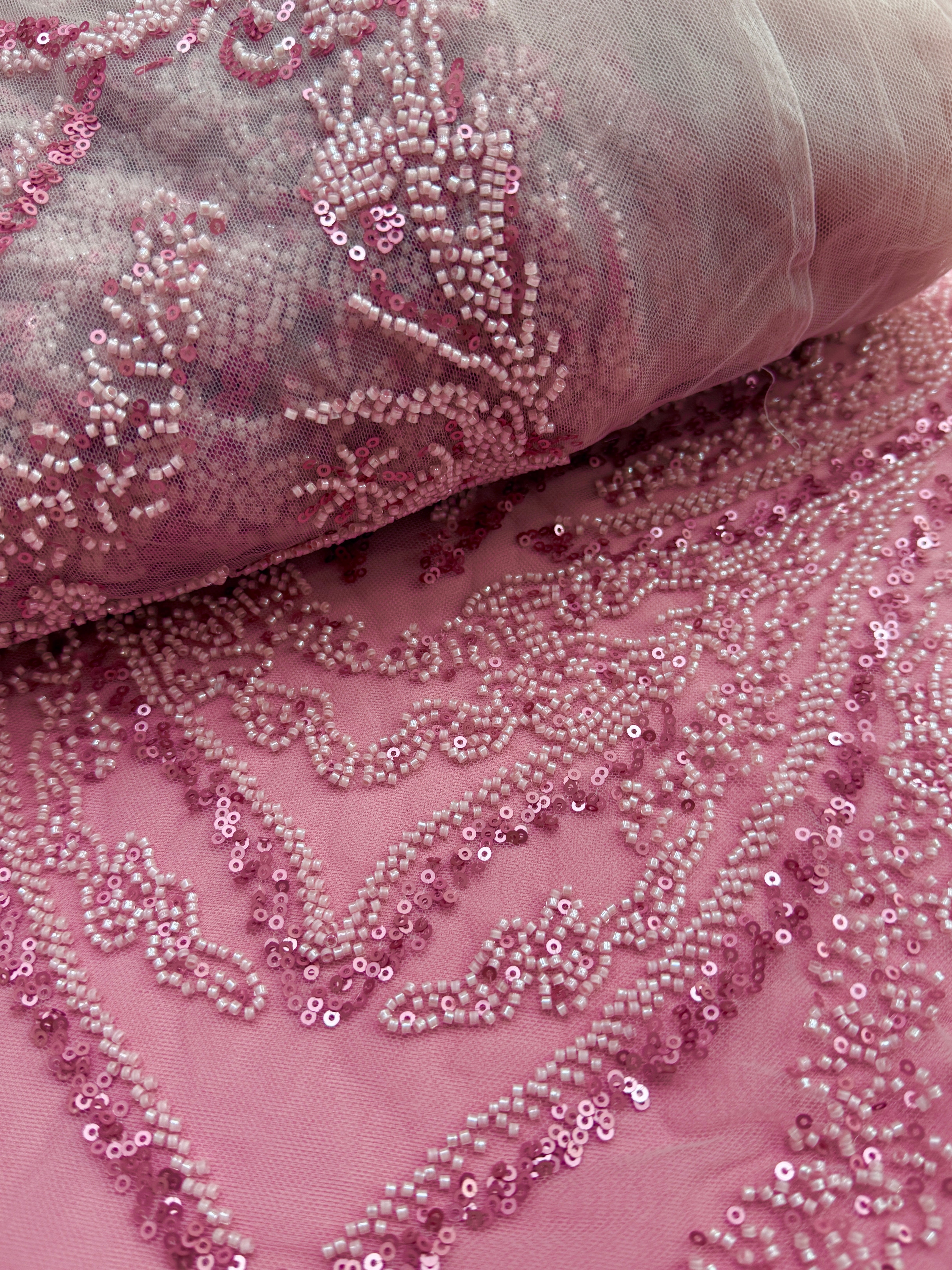 Dantela Couture Roz cu Model Floral, cu Margele si Paiete