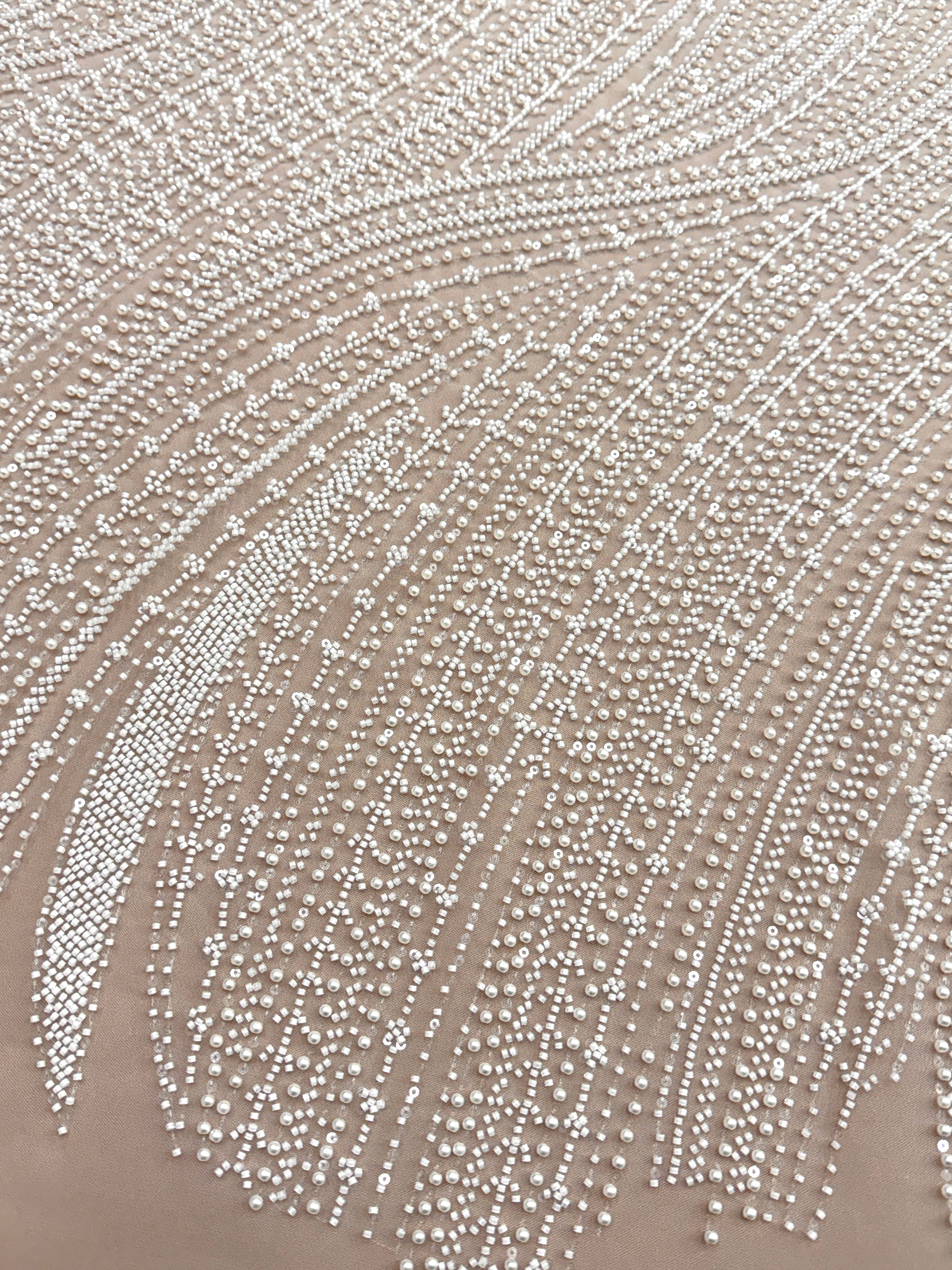 Dantela Couture Ivory cu Model Liniar, cu Perle, Margele si Paiete