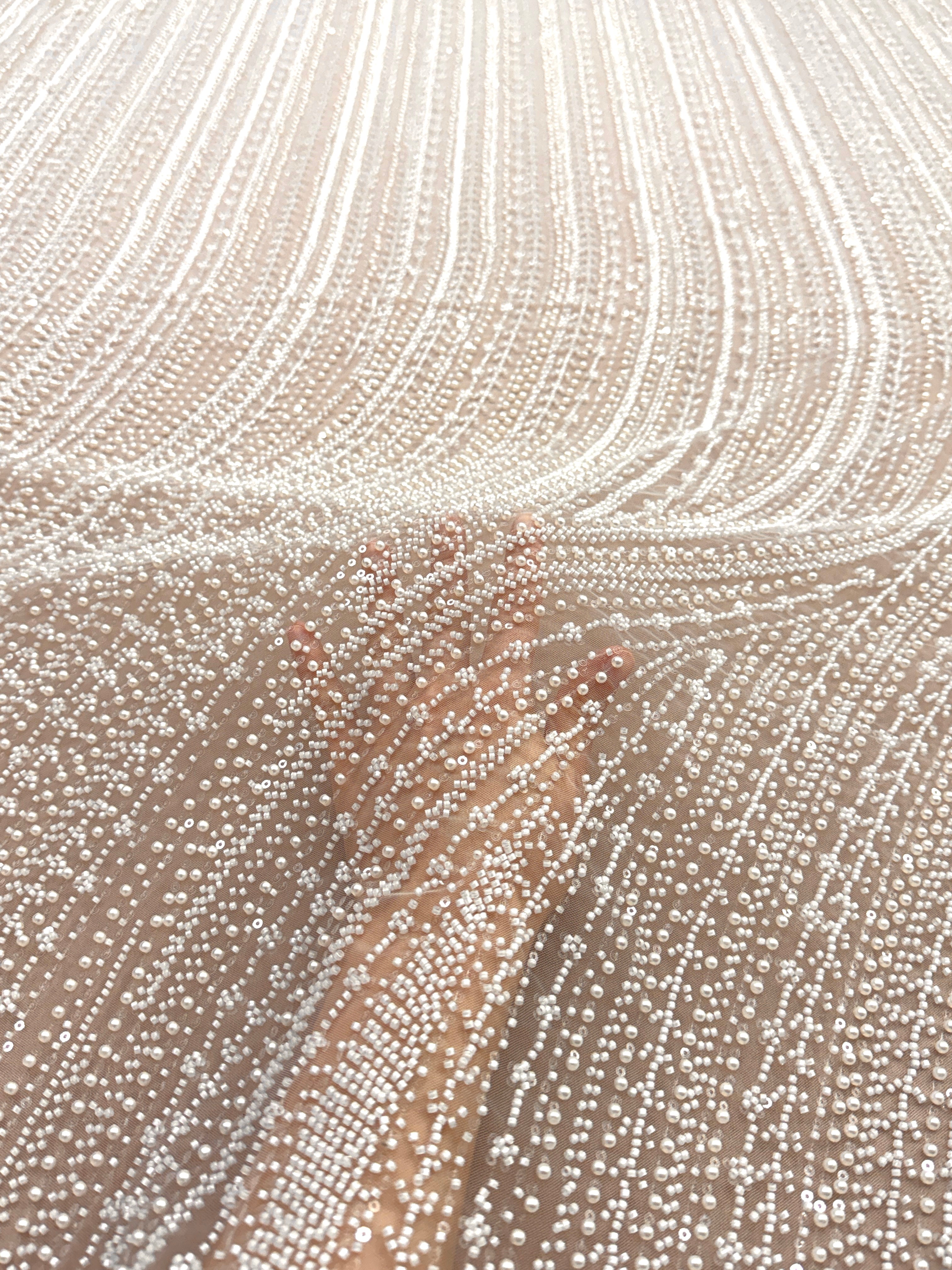 Dantela Couture Ivory cu Model Liniar, cu Perle, Margele si Paiete