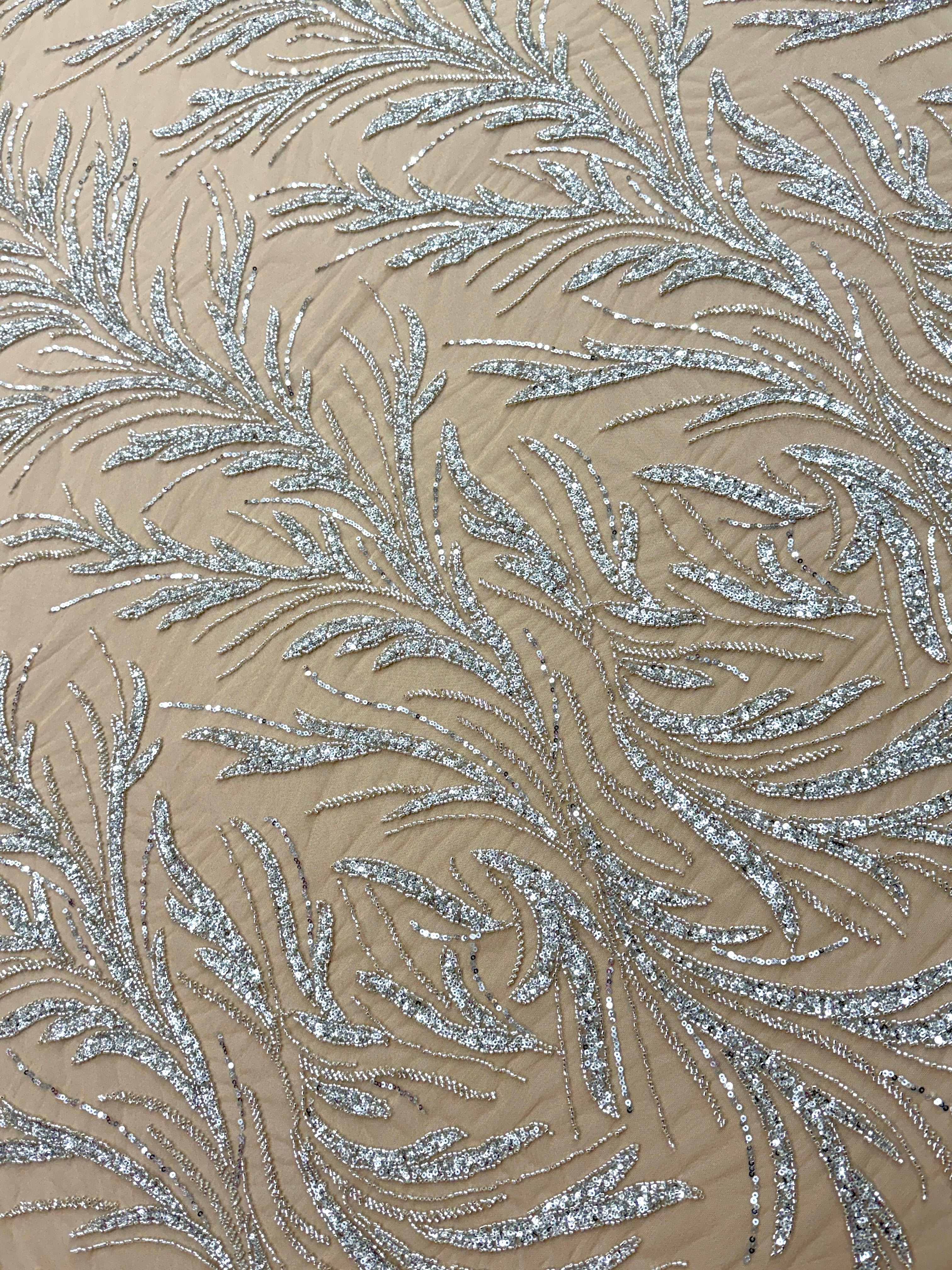 Dantela Couture Argintie pe Tulle Nude, cu Margele si Paiete