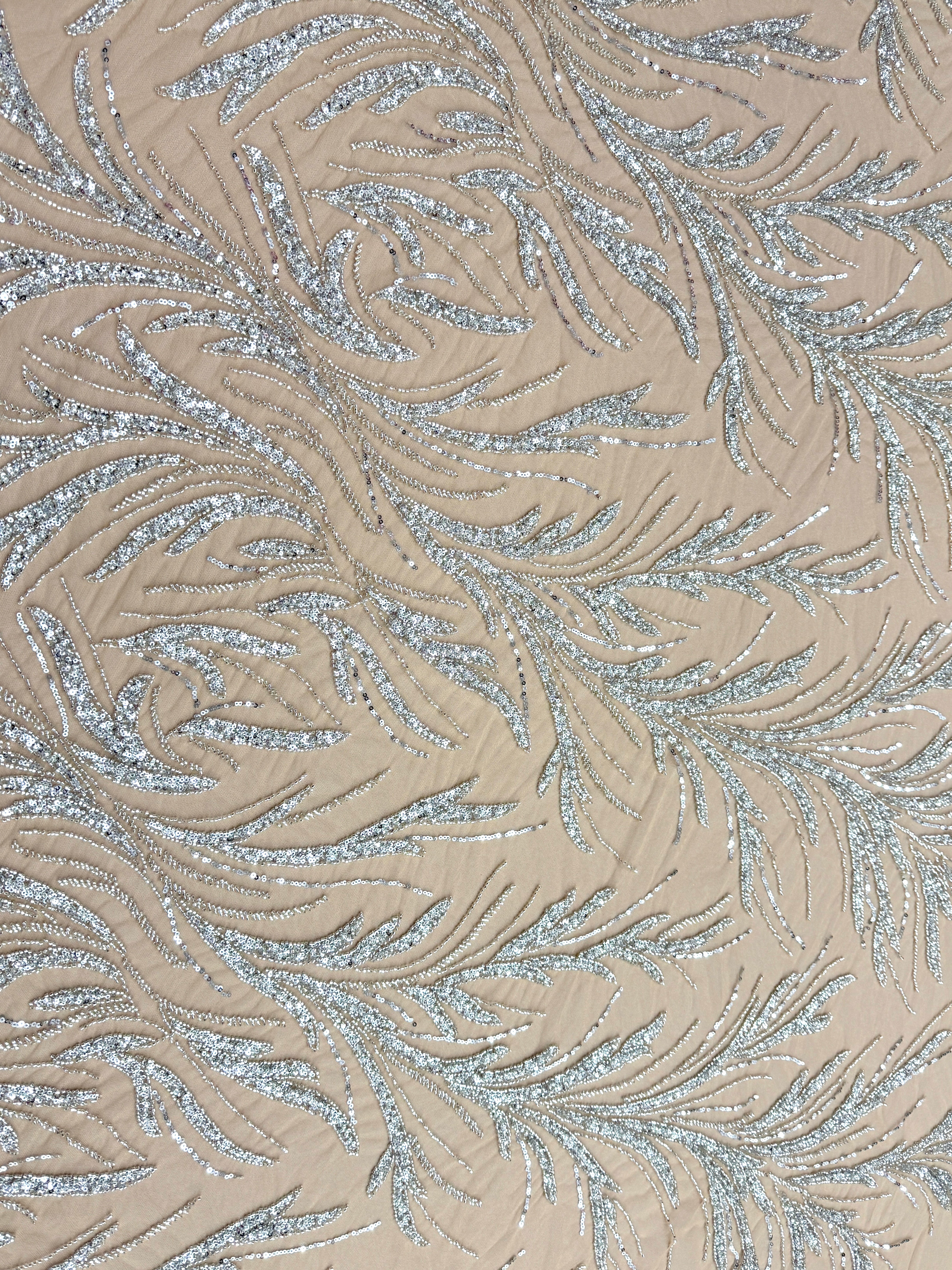 Dantela Couture Argintie pe Tulle Nude, cu Margele si Paiete