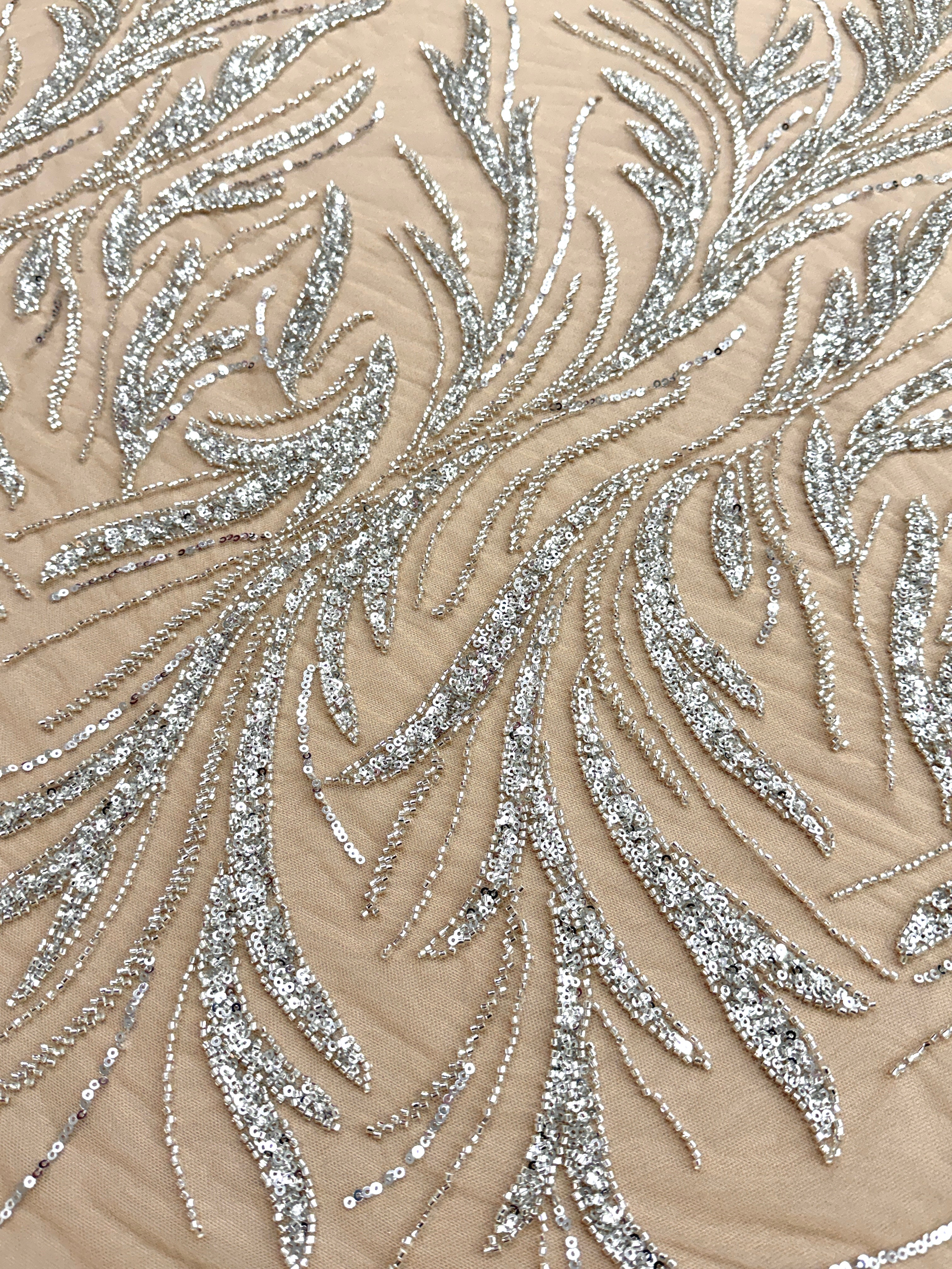Dantela Couture Argintie pe Tulle Nude, cu Margele si Paiete