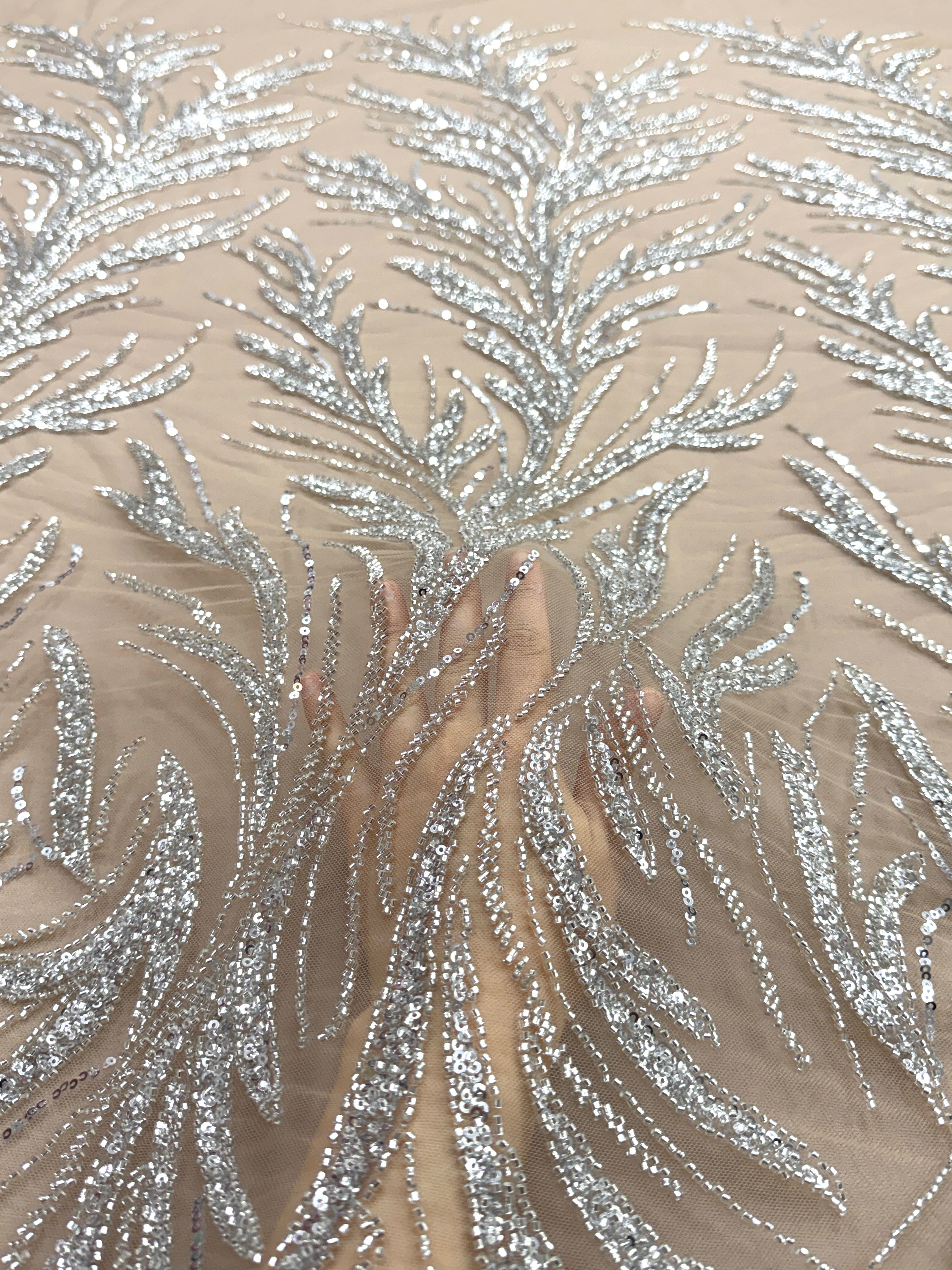 Dantela Couture Argintie pe Tulle Nude, cu Margele si Paiete