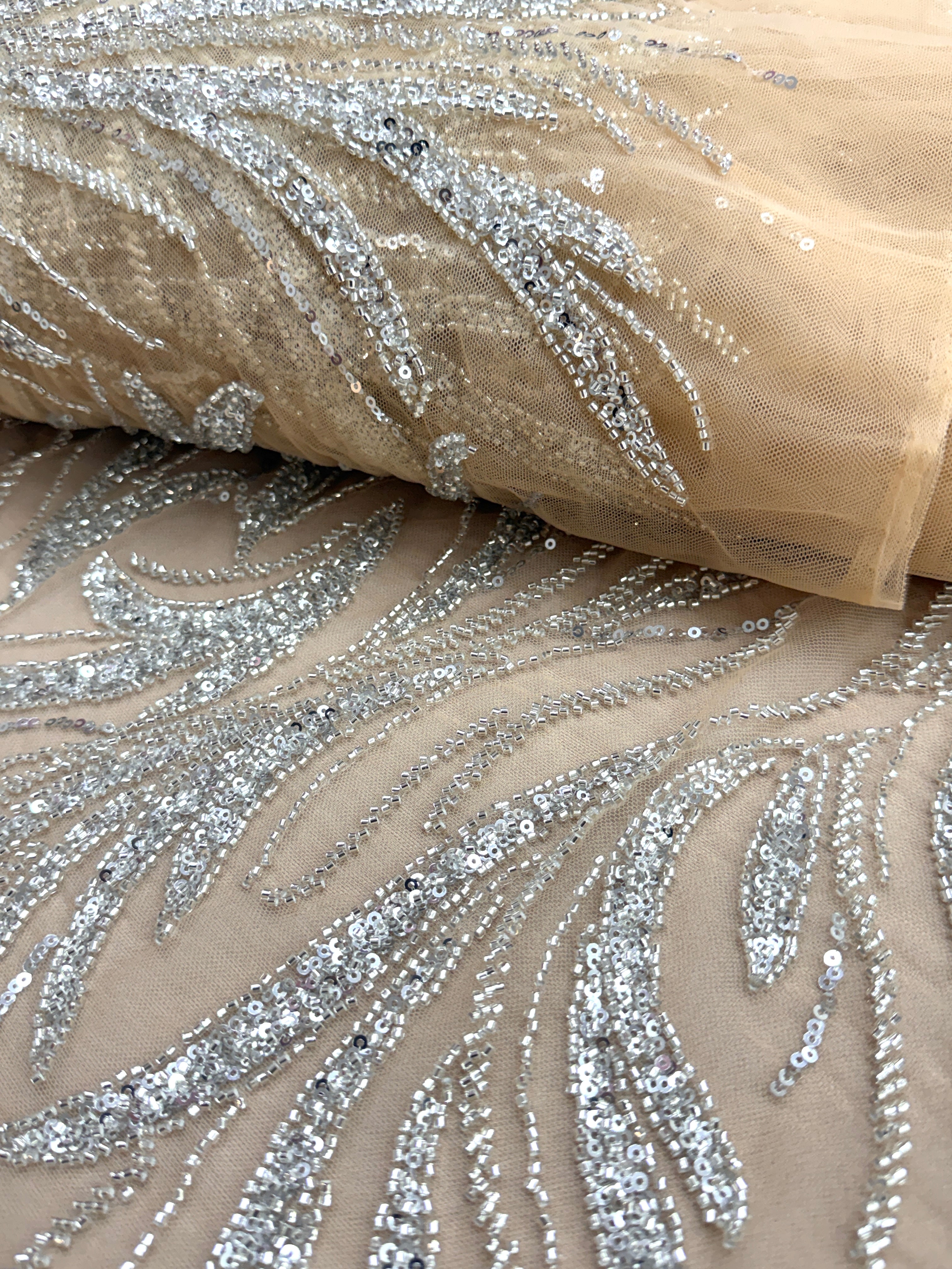 Dantela Couture Argintie pe Tulle Nude, cu Margele si Paiete