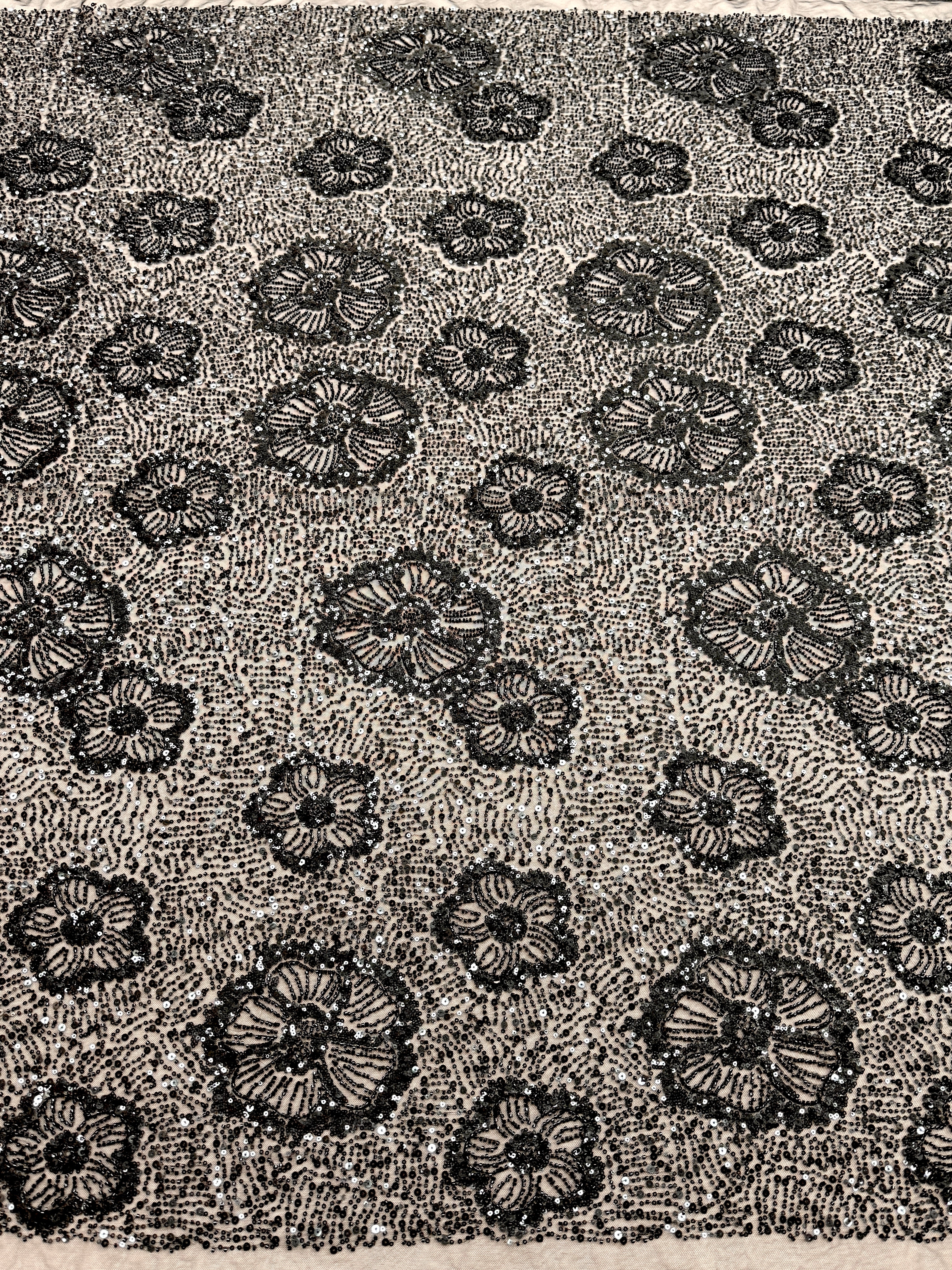 Dantela Couture Neagra cu Model Floral, cu Margele si Paiete