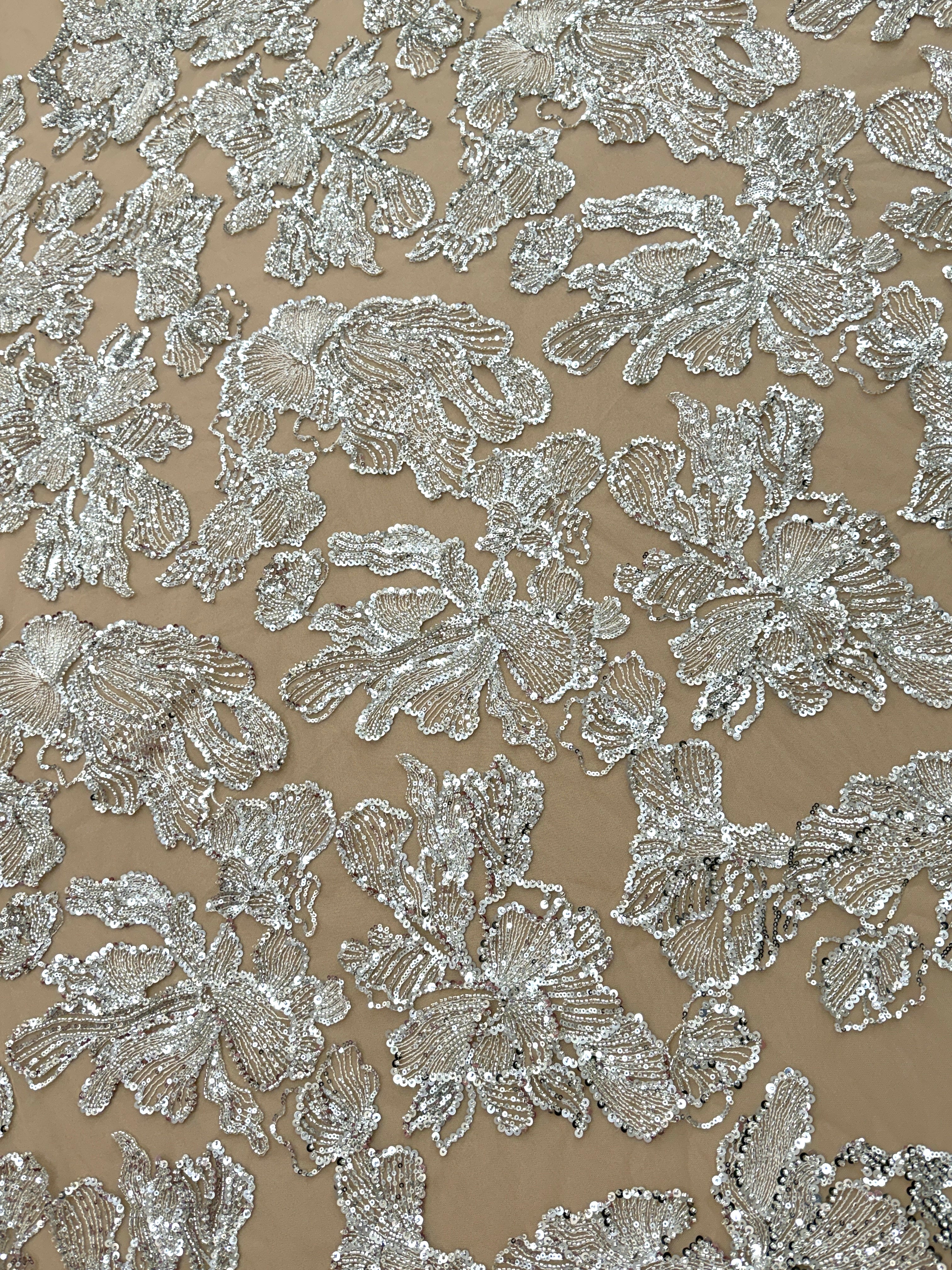 Dantela Couture Argintie pe Tulle Nude cu Model Floral, cu Margele si Paiete