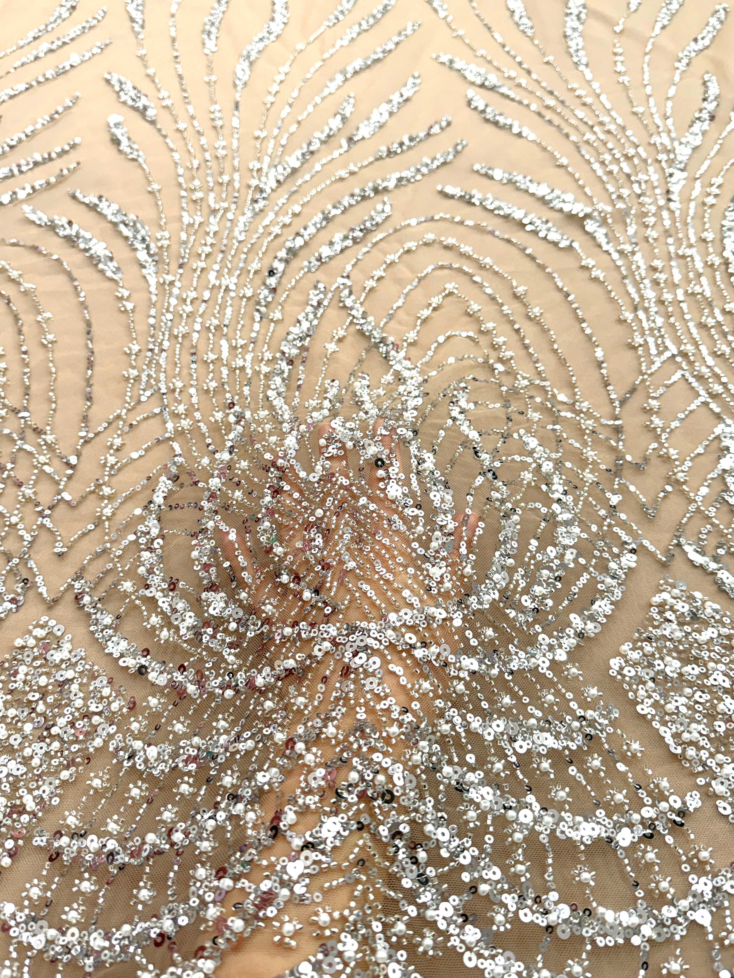 Dantela Couture Argintie pe Tulle Nude cu Panou, cu Perle, Margele si Paiete