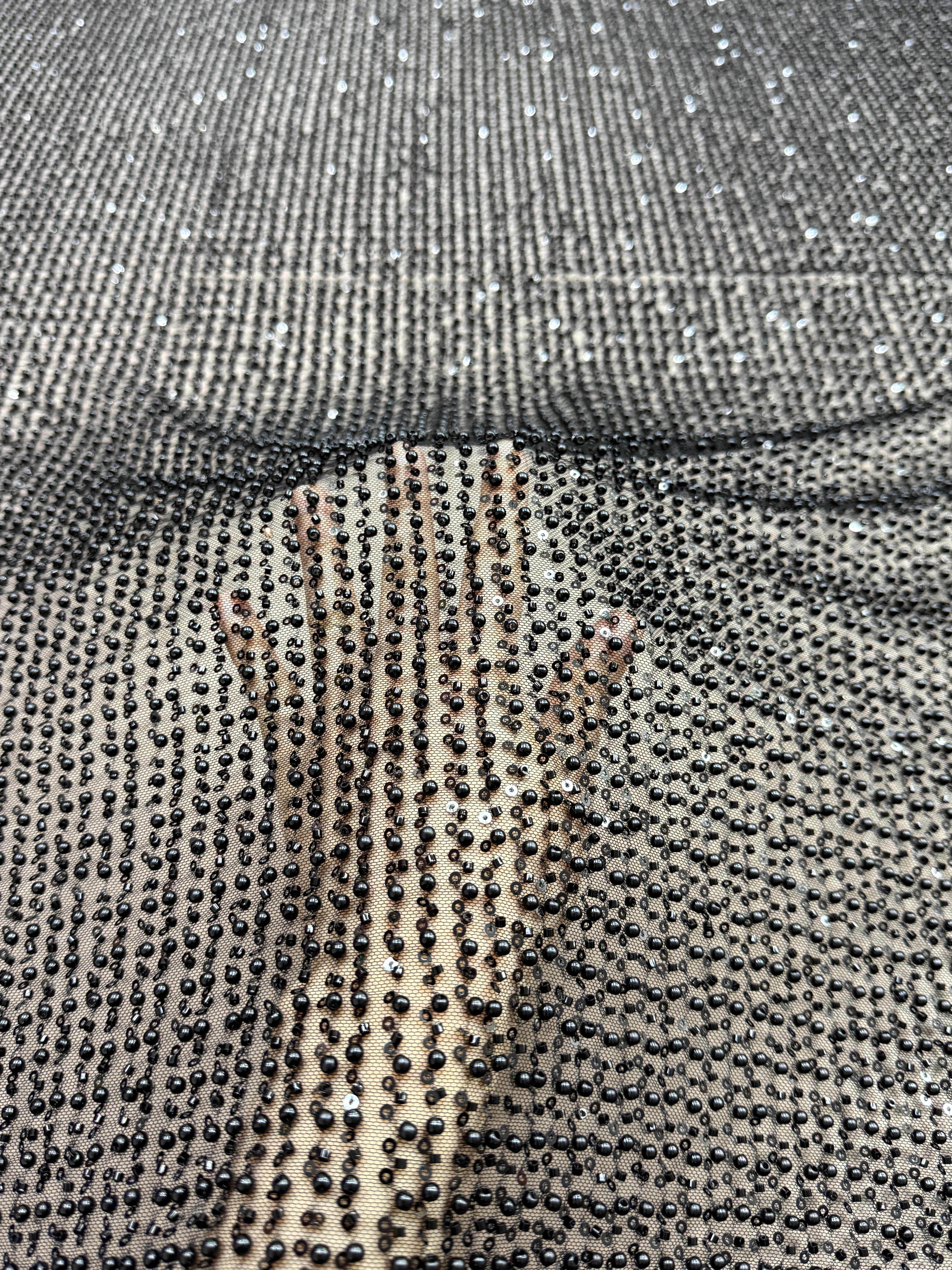 Dantela Couture Neagra cu Model General, cu Perle, Margele si Paiete