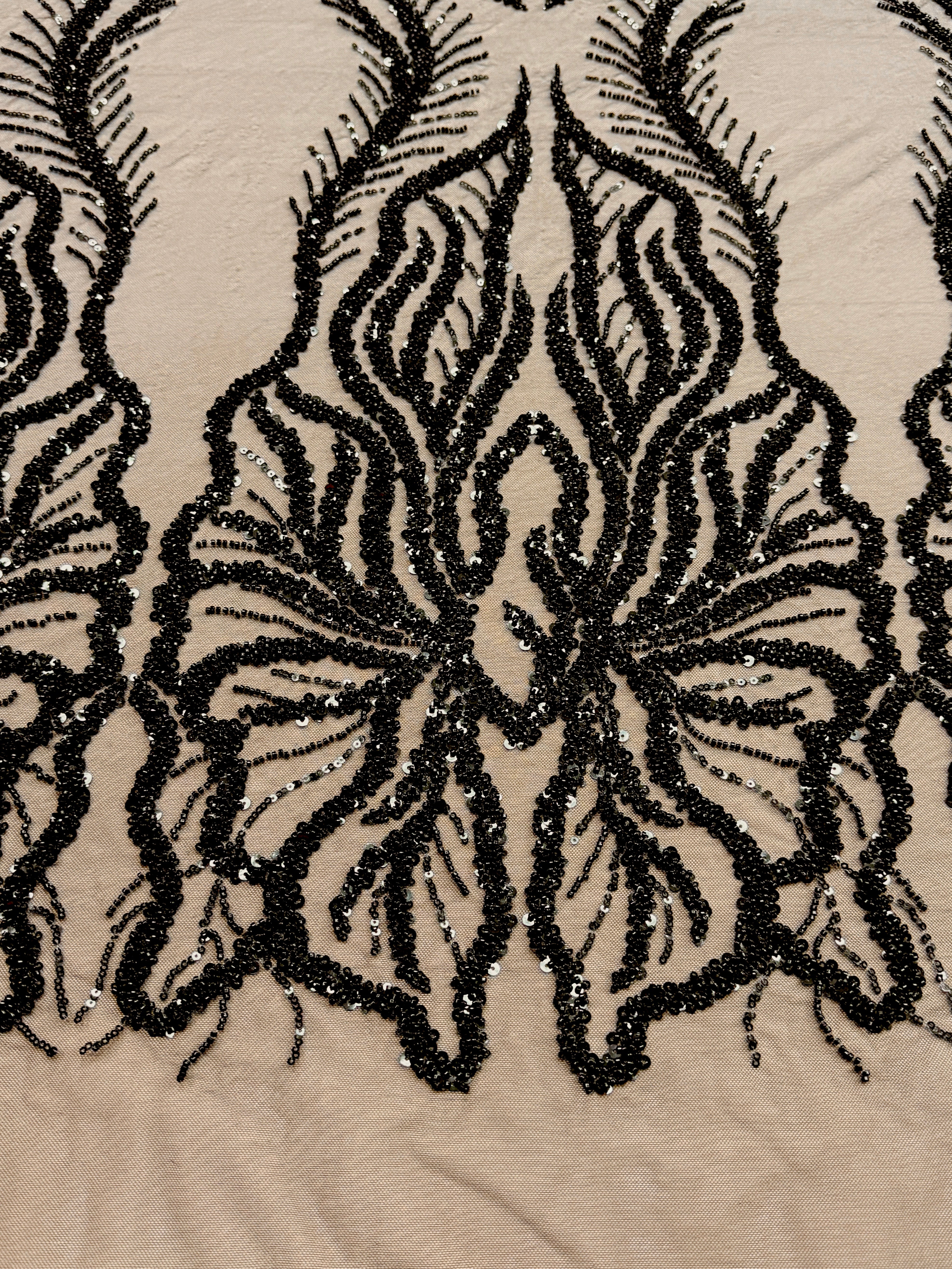 Dantela Couture Neagra cu Panou, cu Margele si Paiete
