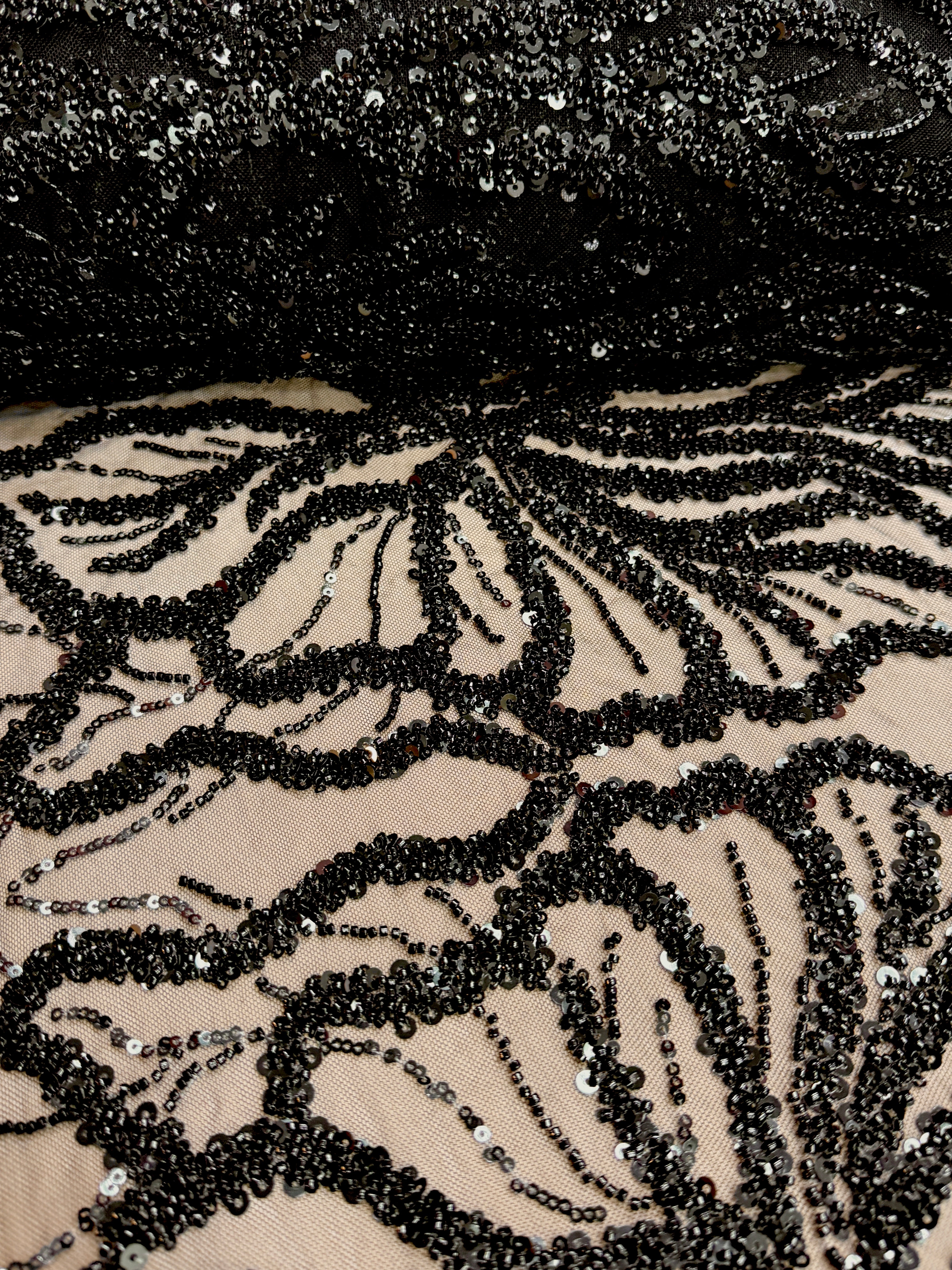 Dantela Couture Neagra cu Panou, cu Margele si Paiete