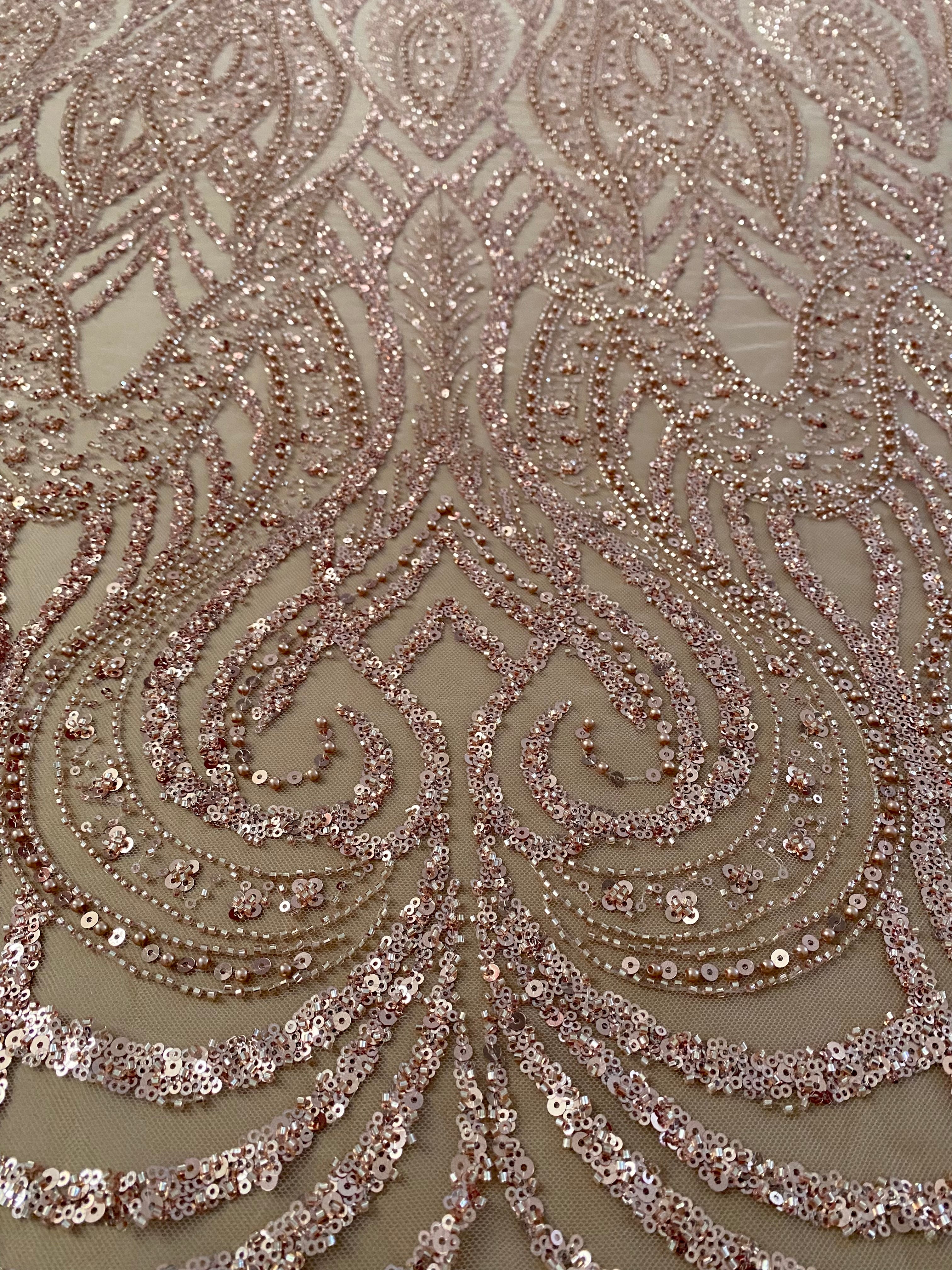 Dantela Couture Arany Rose Geometriai Mintával, Gyöngyökkel, Gyöngyöcskékkel és Flitterekkel
