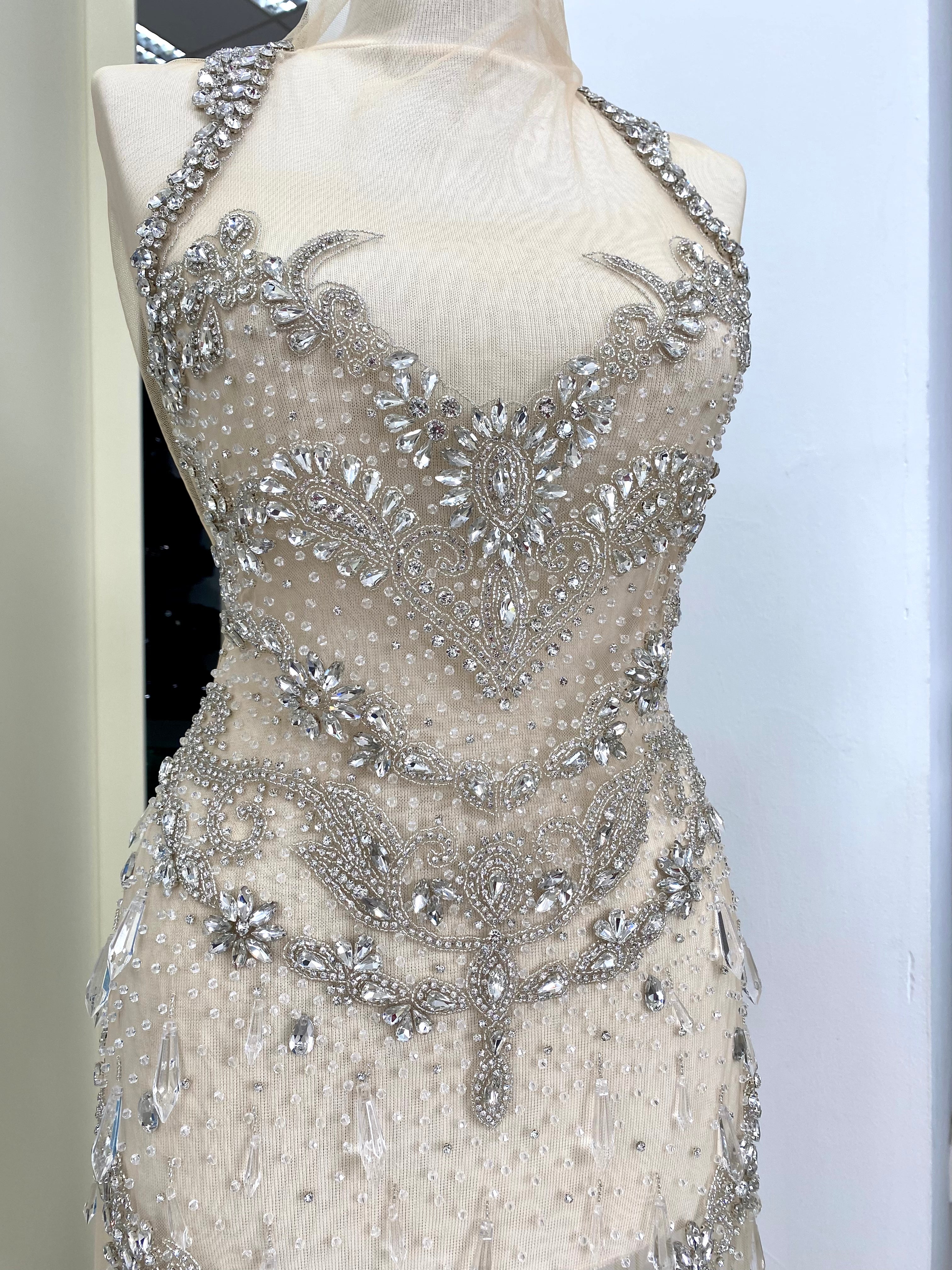 Set de Panouri (Fata si Spate) Haute Couture Argintii pe Tulle Nude, cu Franjuri, Cristale si Margele