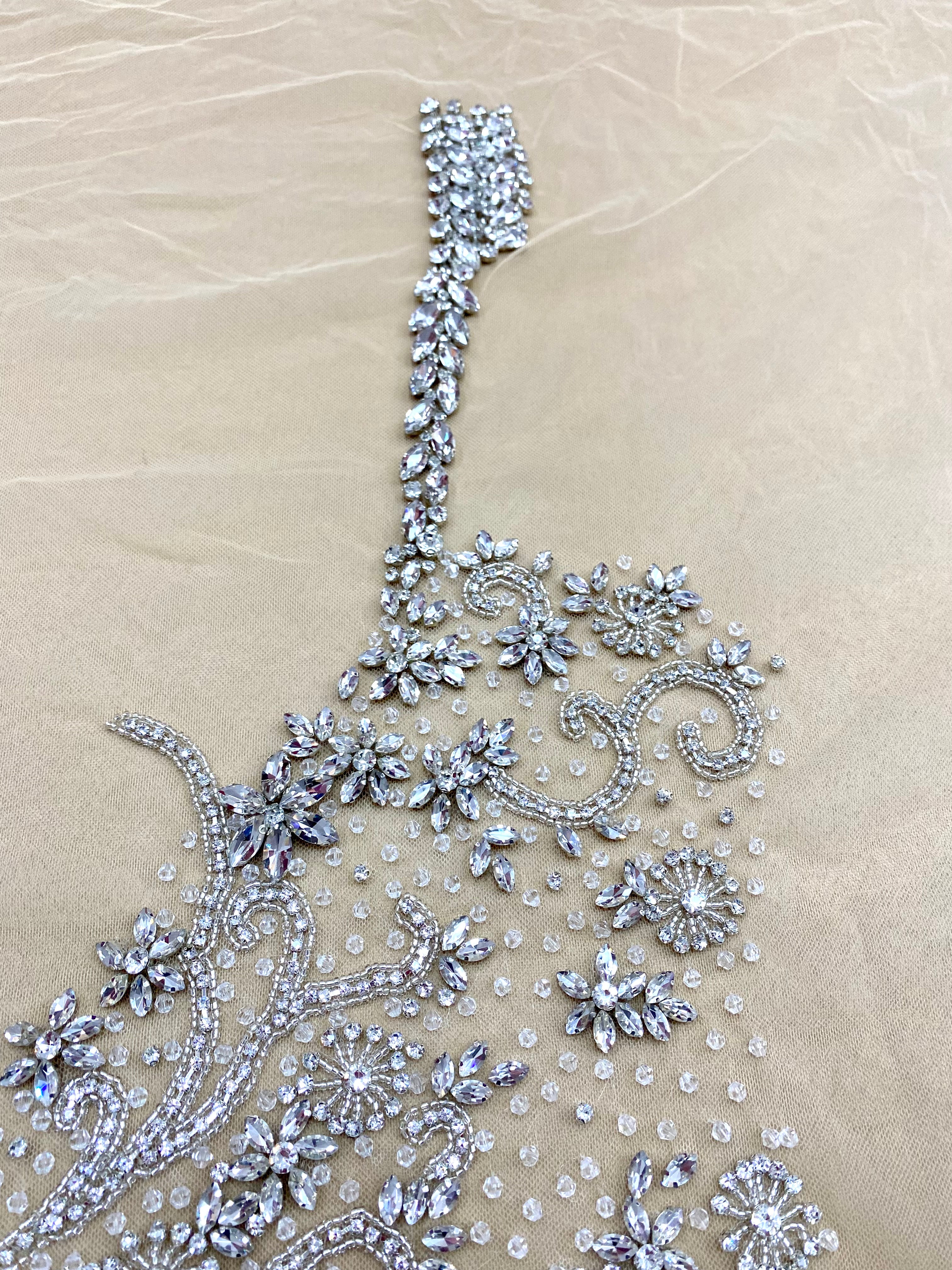 Set de Panouri (Fata si Spate) Haute Couture Argintii pe Tulle Nude, cu Franjuri, Cristale si Margele