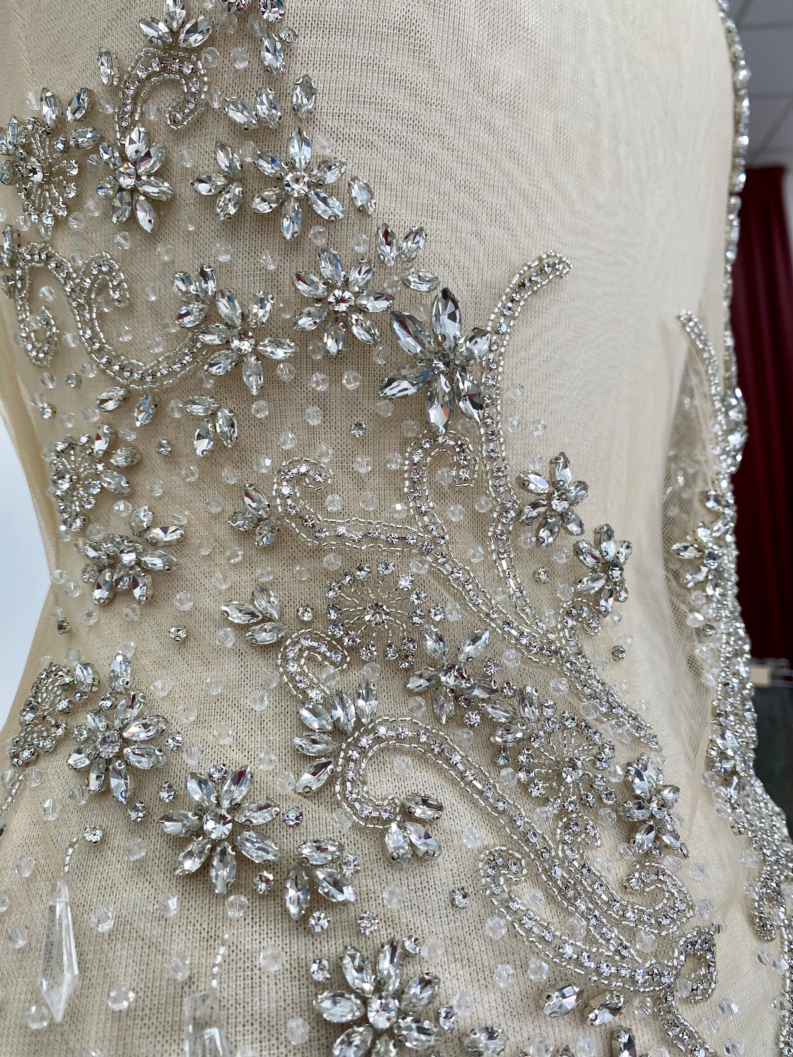 Set de Panouri (Fata si Spate) Haute Couture Argintii pe Tulle Nude, cu Franjuri, Cristale si Margele