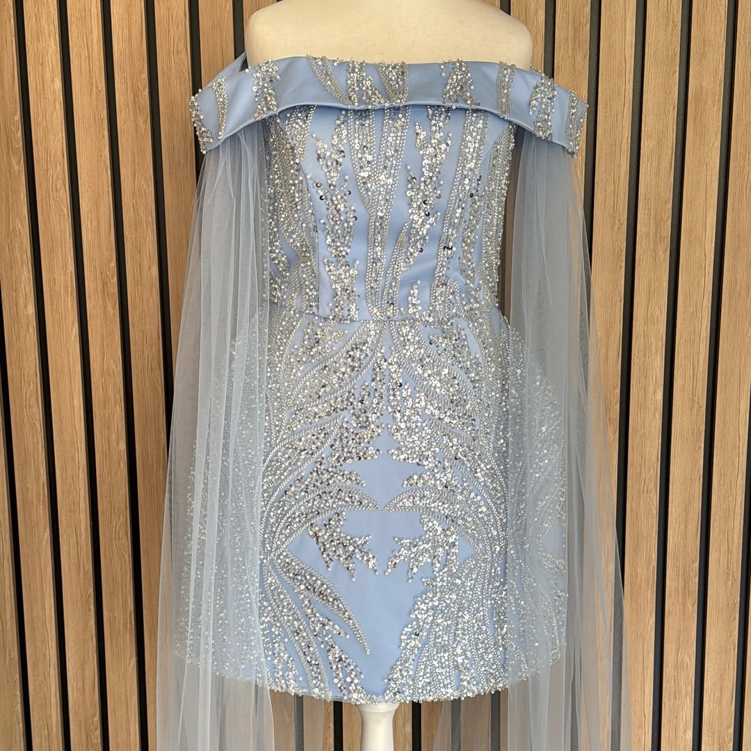 Dantela Couture Argintie pe Tulle Bleu cu Perle, Margele si Paiete