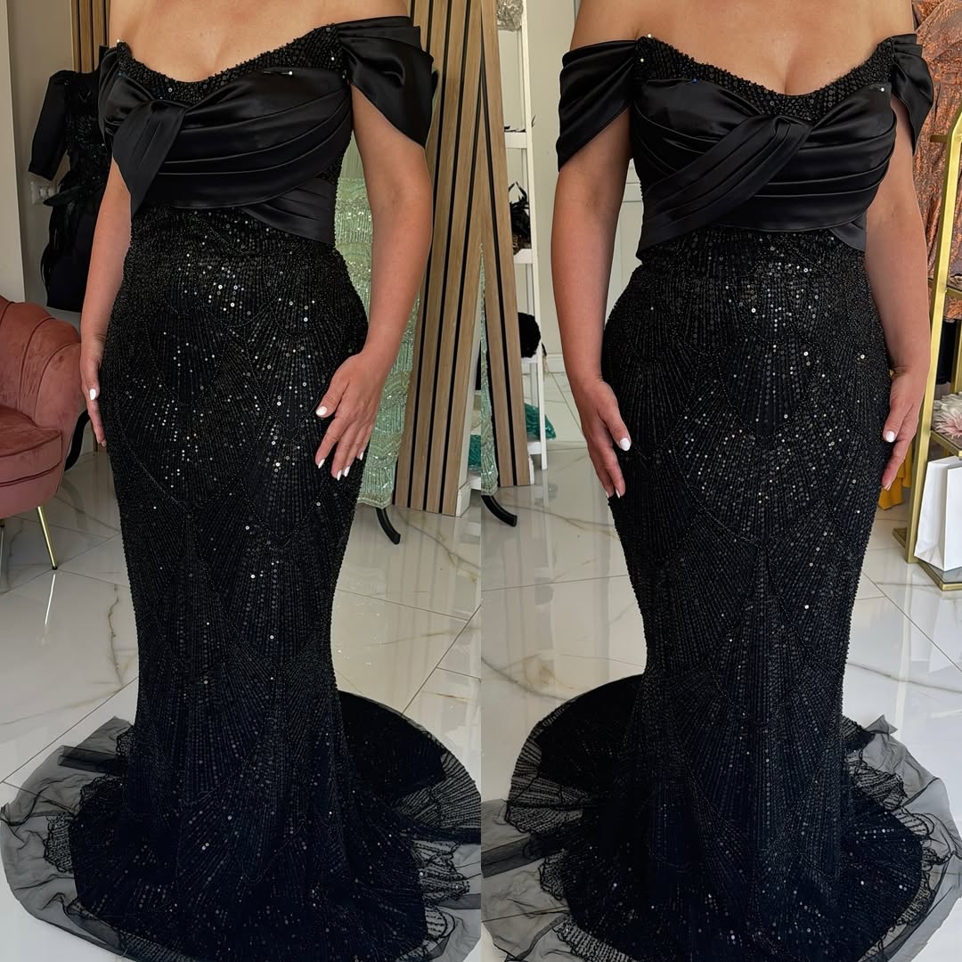 Dantela Couture Neagra cu Model Geometric, cu Perle, Margele si Paiete