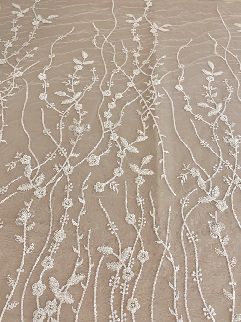 Dantela Ivory cu Model Floral, cu Margele si Paiete