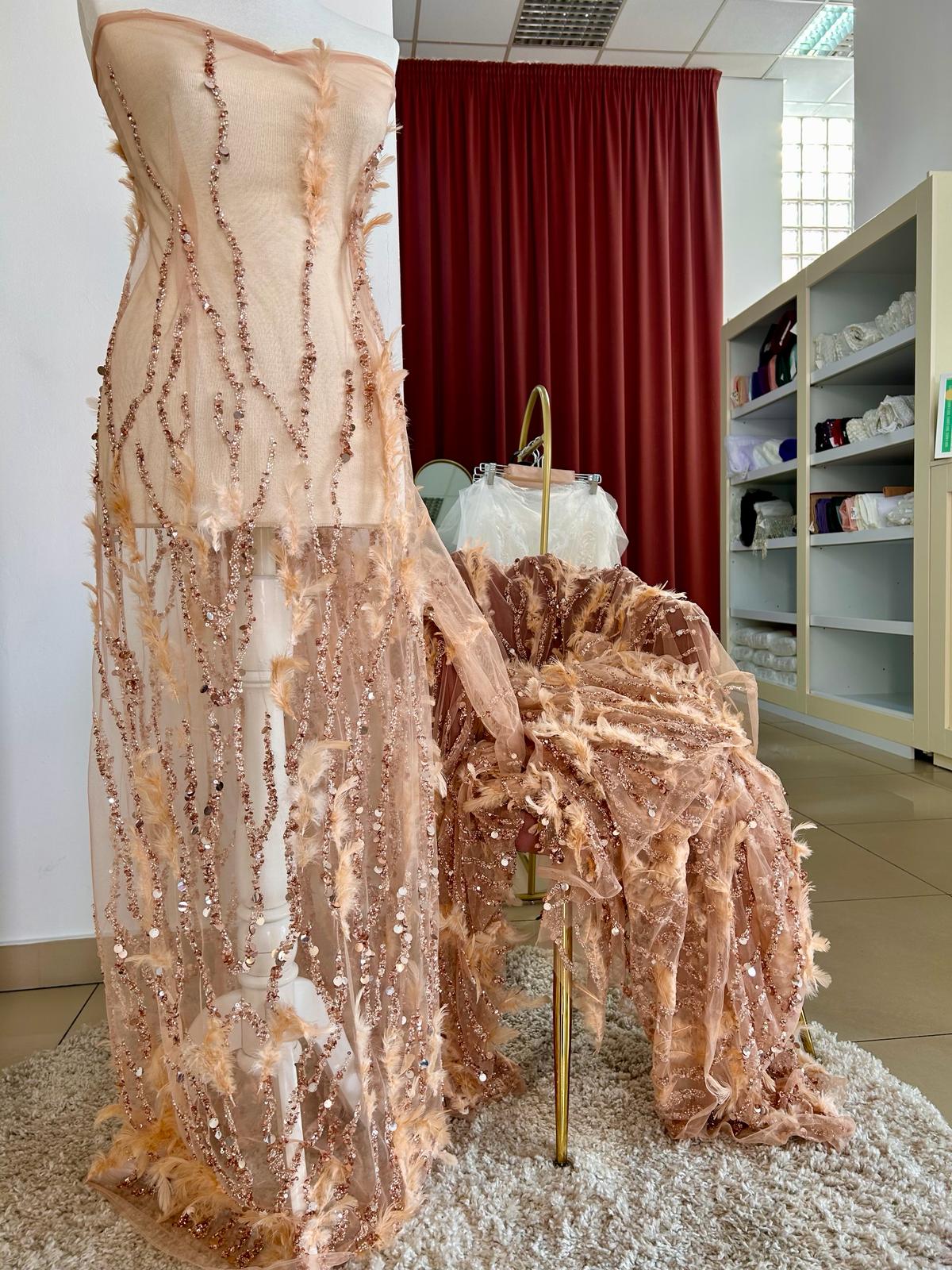 Dantela Auriu Rose Haute Couture, cu Siraguri, cu Pene, Margele si Paiete