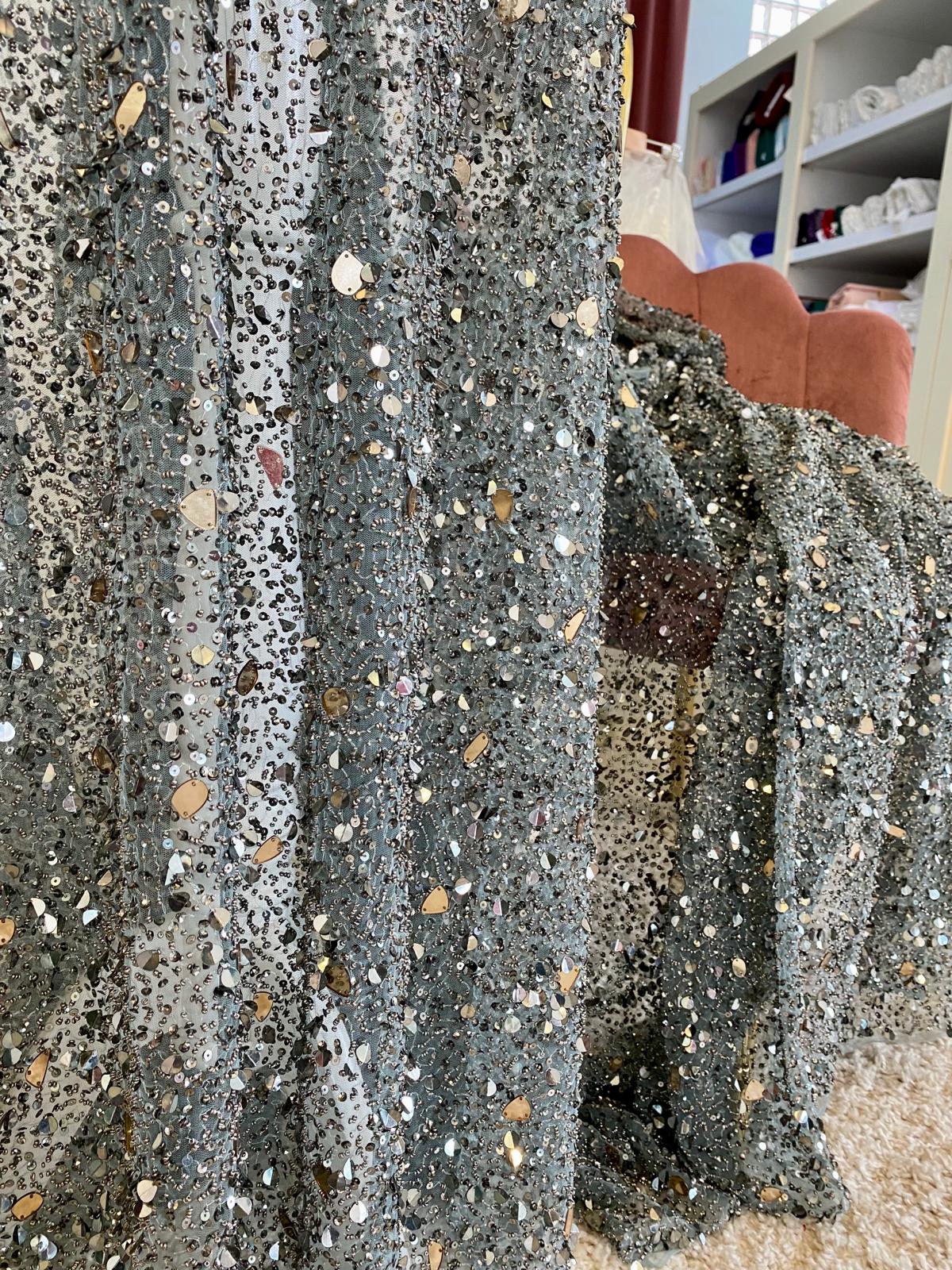 Dantela Gri Antracit Haute Couture, cu Oglinzi Aramii